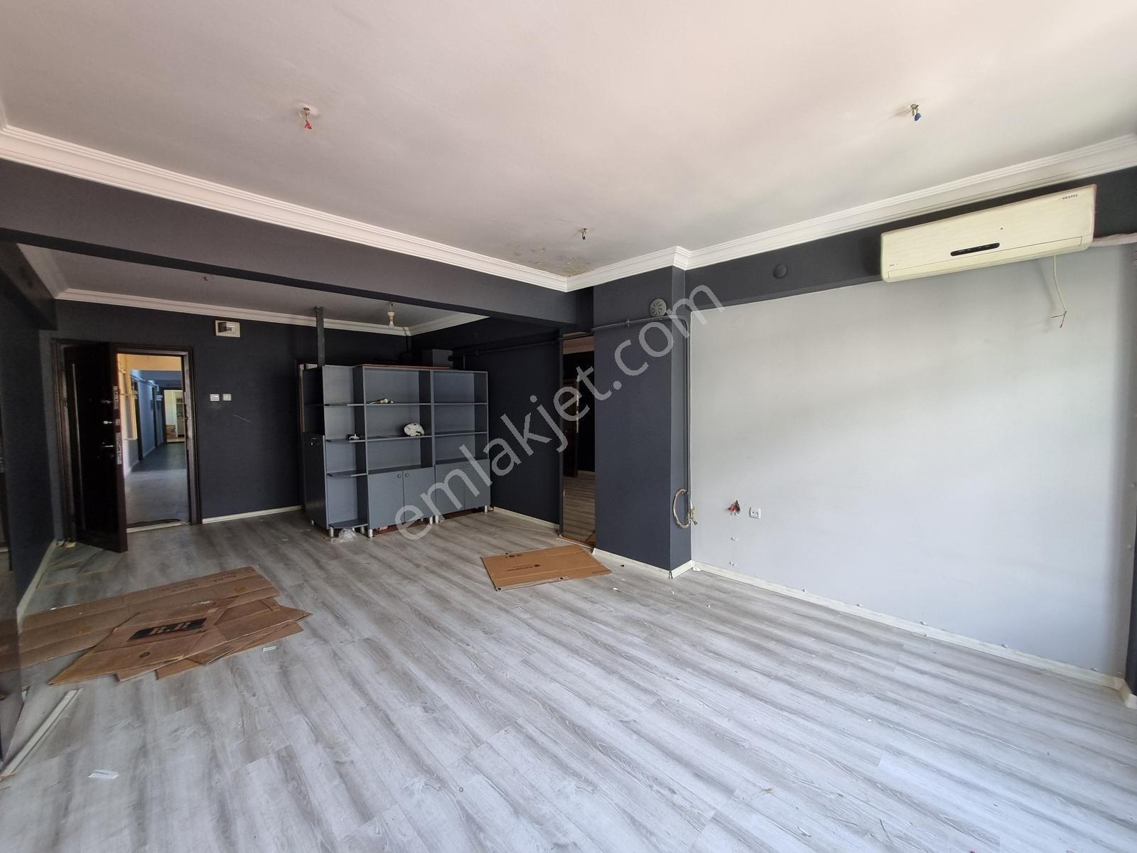İzmit Merkez Hafız Şerif Sokakta Kiralık Ofis - Görsel 13