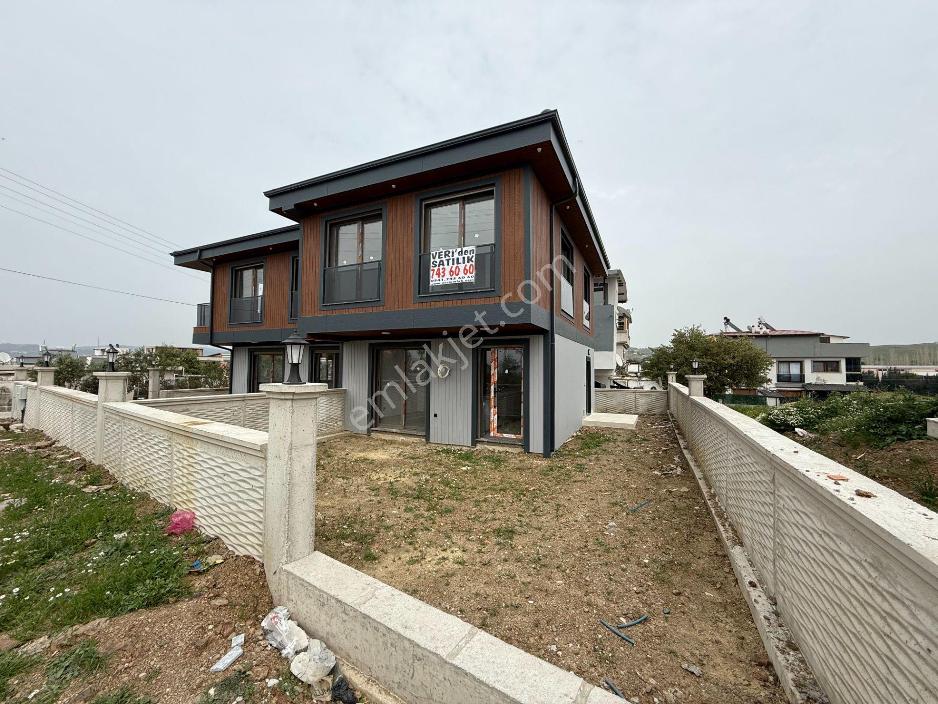 Seferihisar Tepecik’te Modern Mimarili Ayrı Mutfak Sıfır Villa - Görsel 4