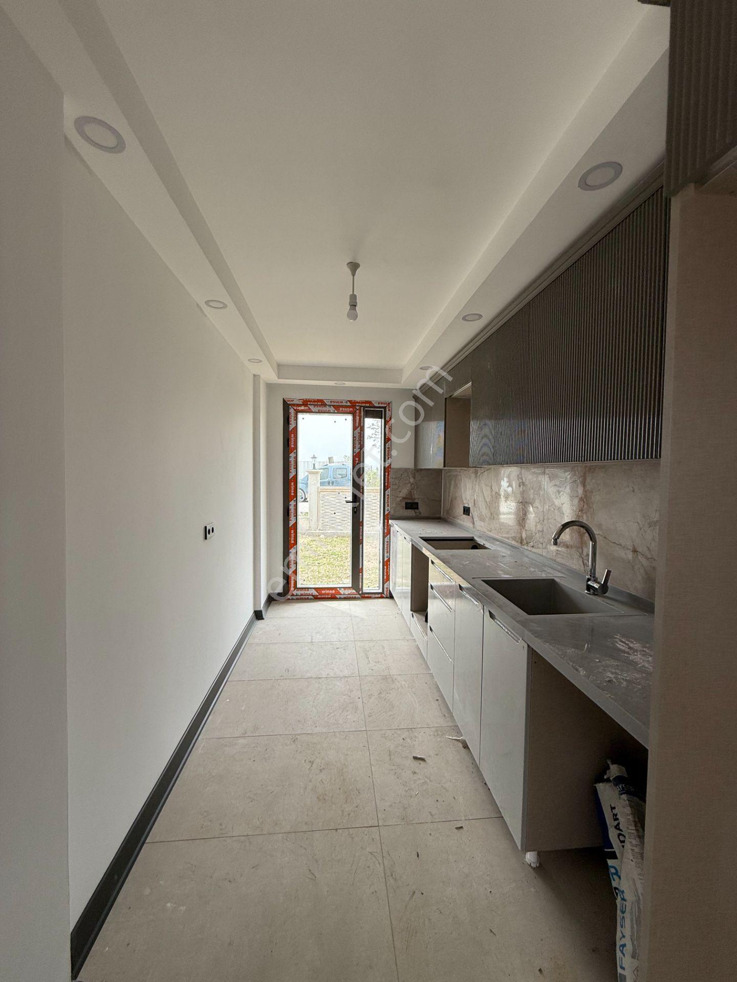 Seferihisar Tepecik’te Modern Mimarili Ayrı Mutfak Sıfır Villa - Görsel 31