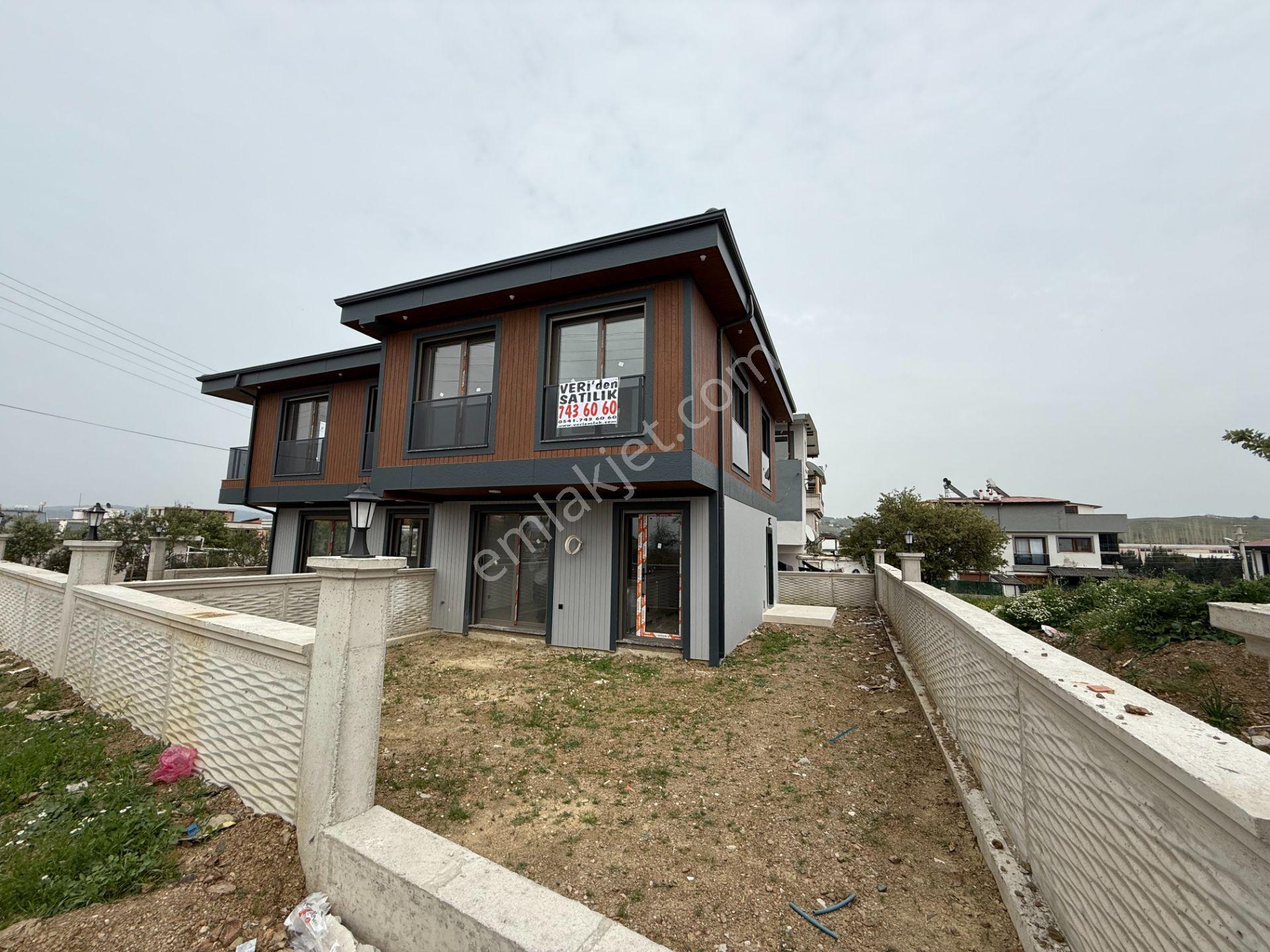 Seferihisar Tepecik’te Modern Mimarili Ayrı Mutfak Sıfır Villa - Görsel 32