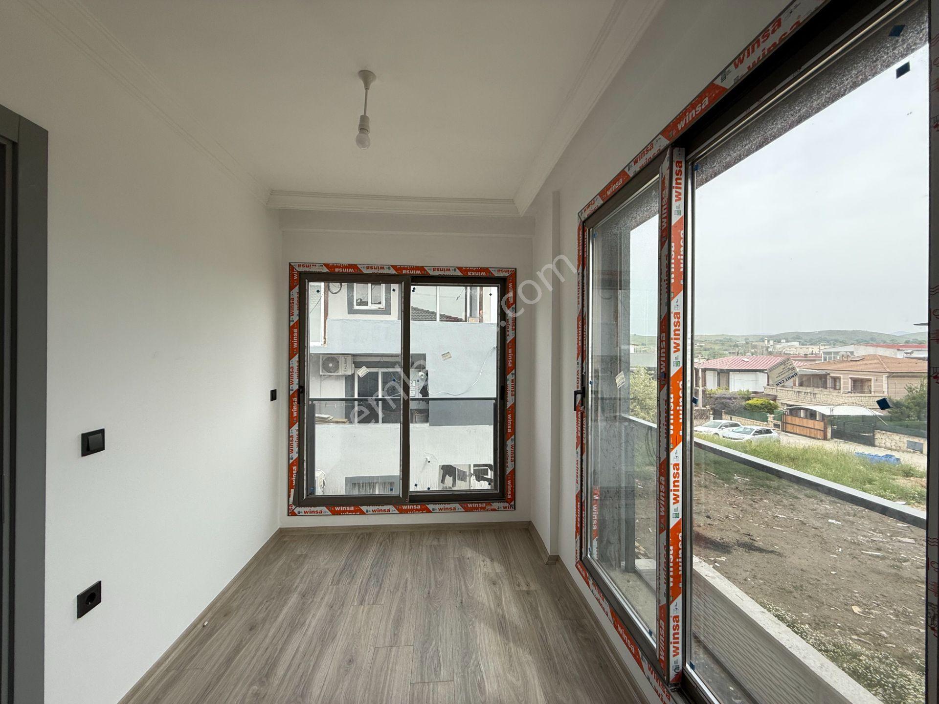Seferihisar Tepecik’te Modern Mimarili Ayrı Mutfak Sıfır Villa - Görsel 24