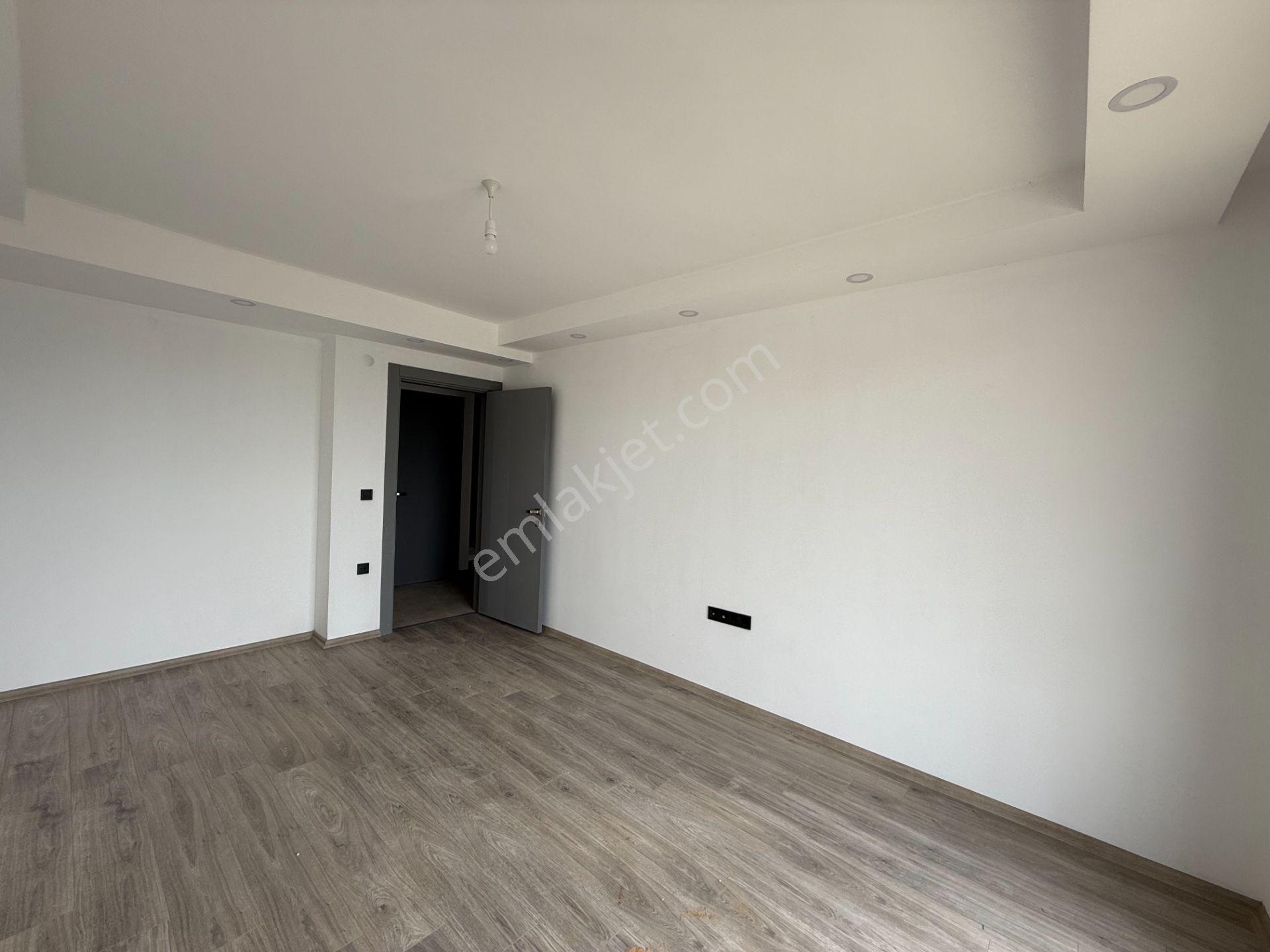 Seferihisar Tepecik’te Modern Mimarili Ayrı Mutfak Sıfır Villa - Görsel 5