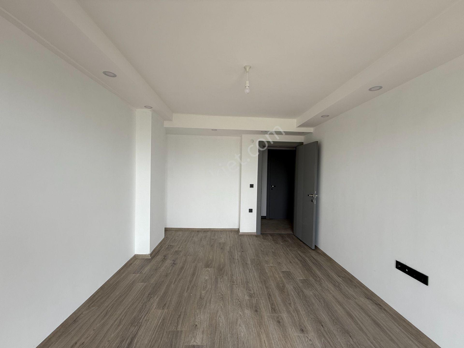 Seferihisar Tepecik’te Modern Mimarili Ayrı Mutfak Sıfır Villa - Görsel 7