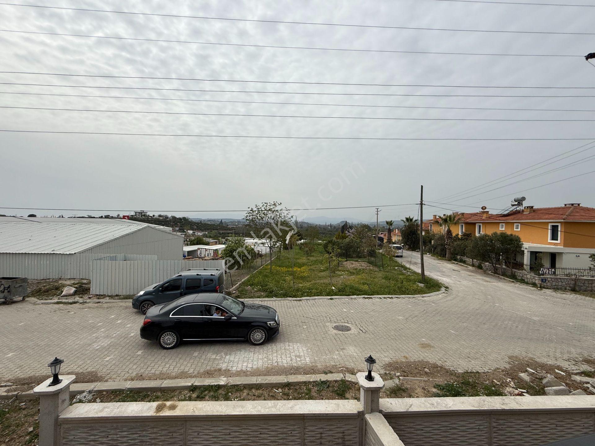 Seferihisar Tepecik’te Modern Mimarili Ayrı Mutfak Sıfır Villa - Görsel 33