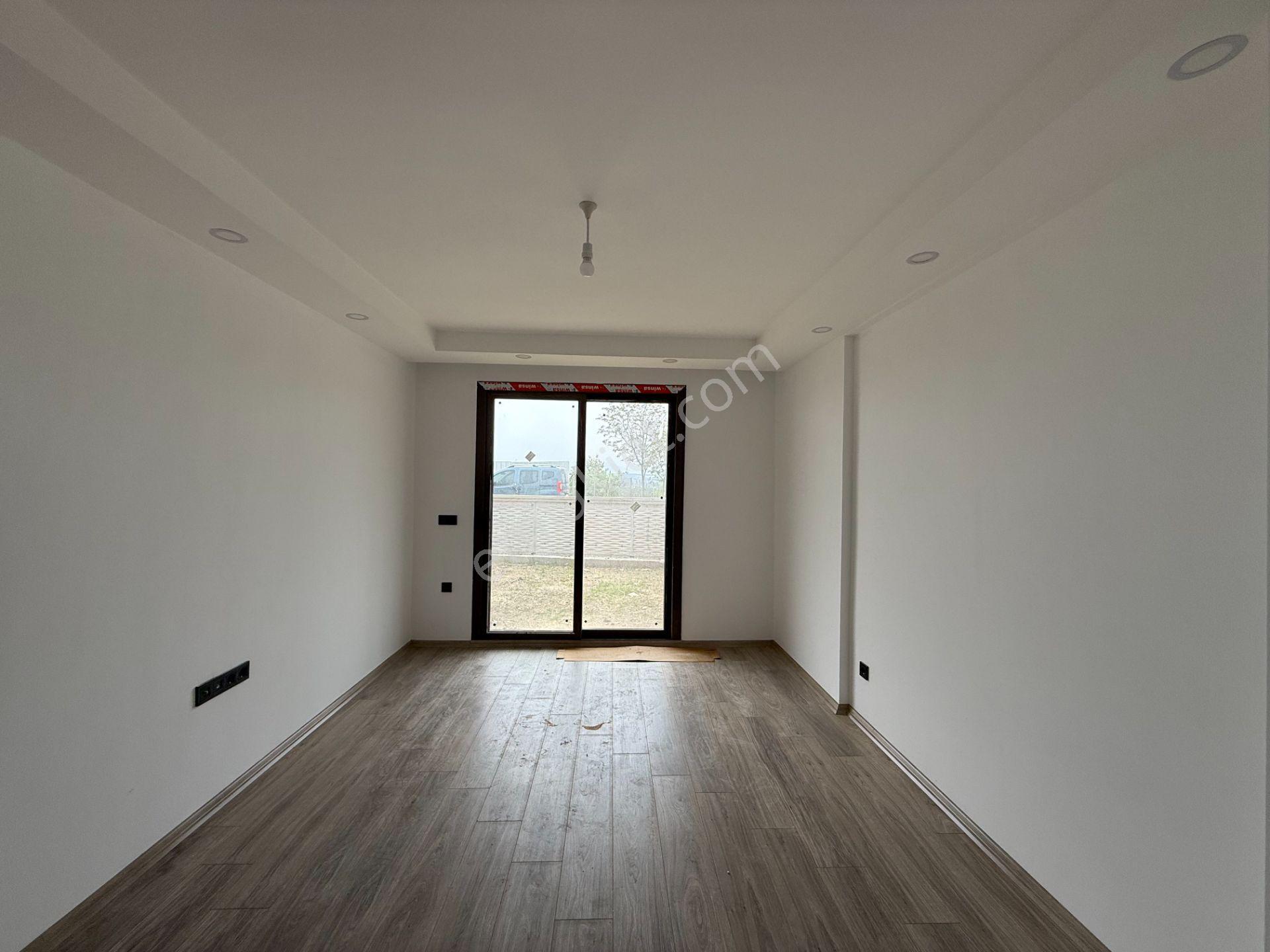Seferihisar Tepecik’te Modern Mimarili Ayrı Mutfak Sıfır Villa - Görsel 30
