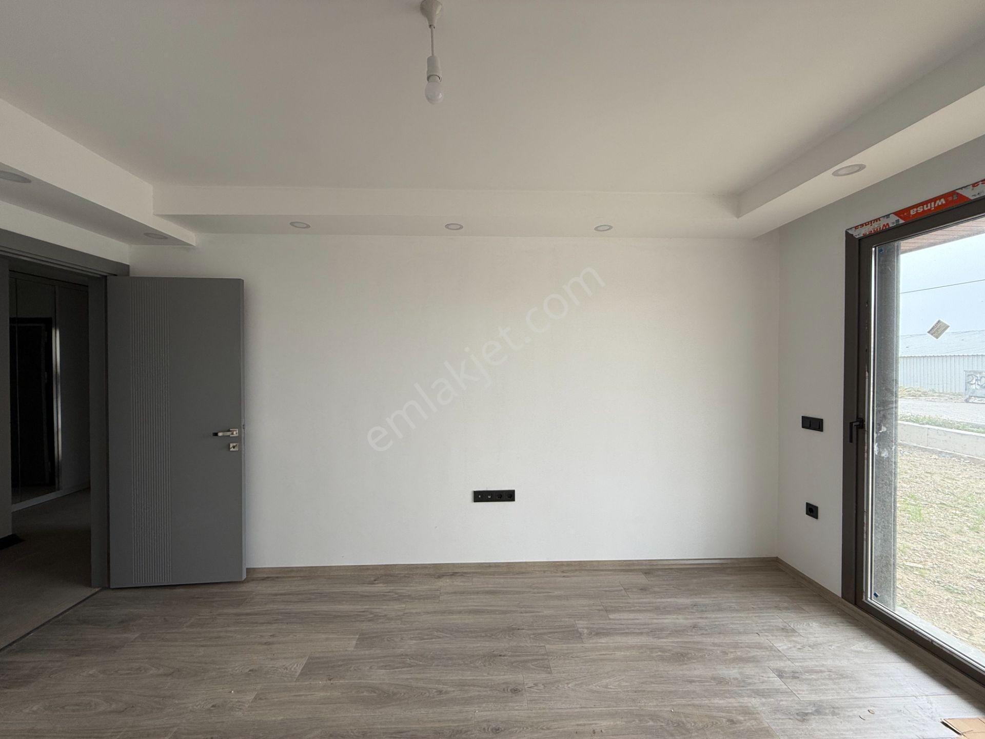 Seferihisar Tepecik’te Modern Mimarili Ayrı Mutfak Sıfır Villa - Görsel 6