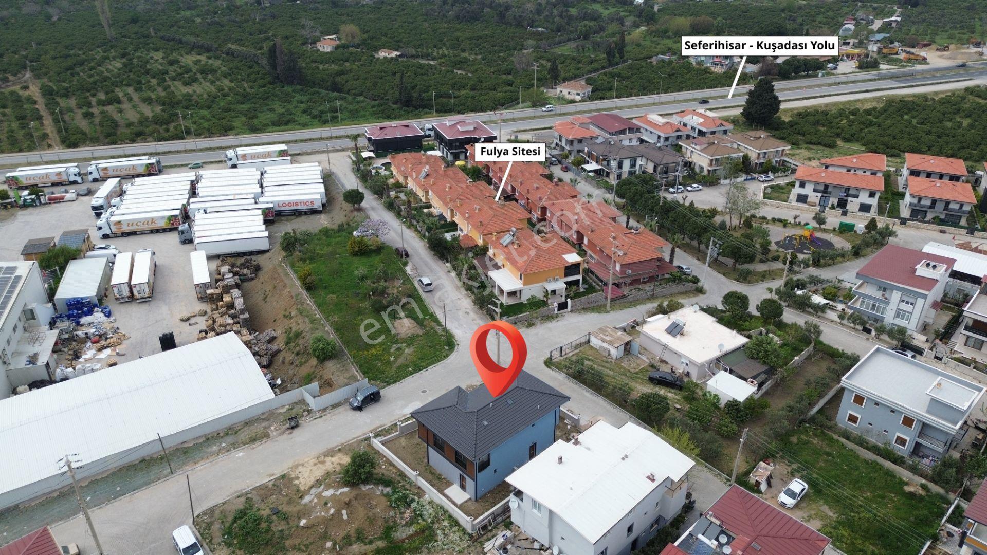 Seferihisar Tepecik’te Modern Mimarili Ayrı Mutfak Sıfır Villa - Görsel 2