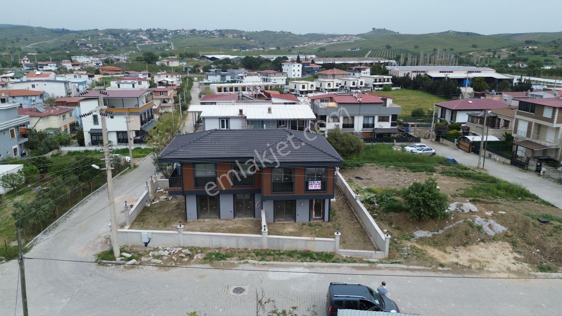 Seferihisar Tepecik’te Modern Mimarili Ayrı Mutfak Sıfır Villa - Görsel 34