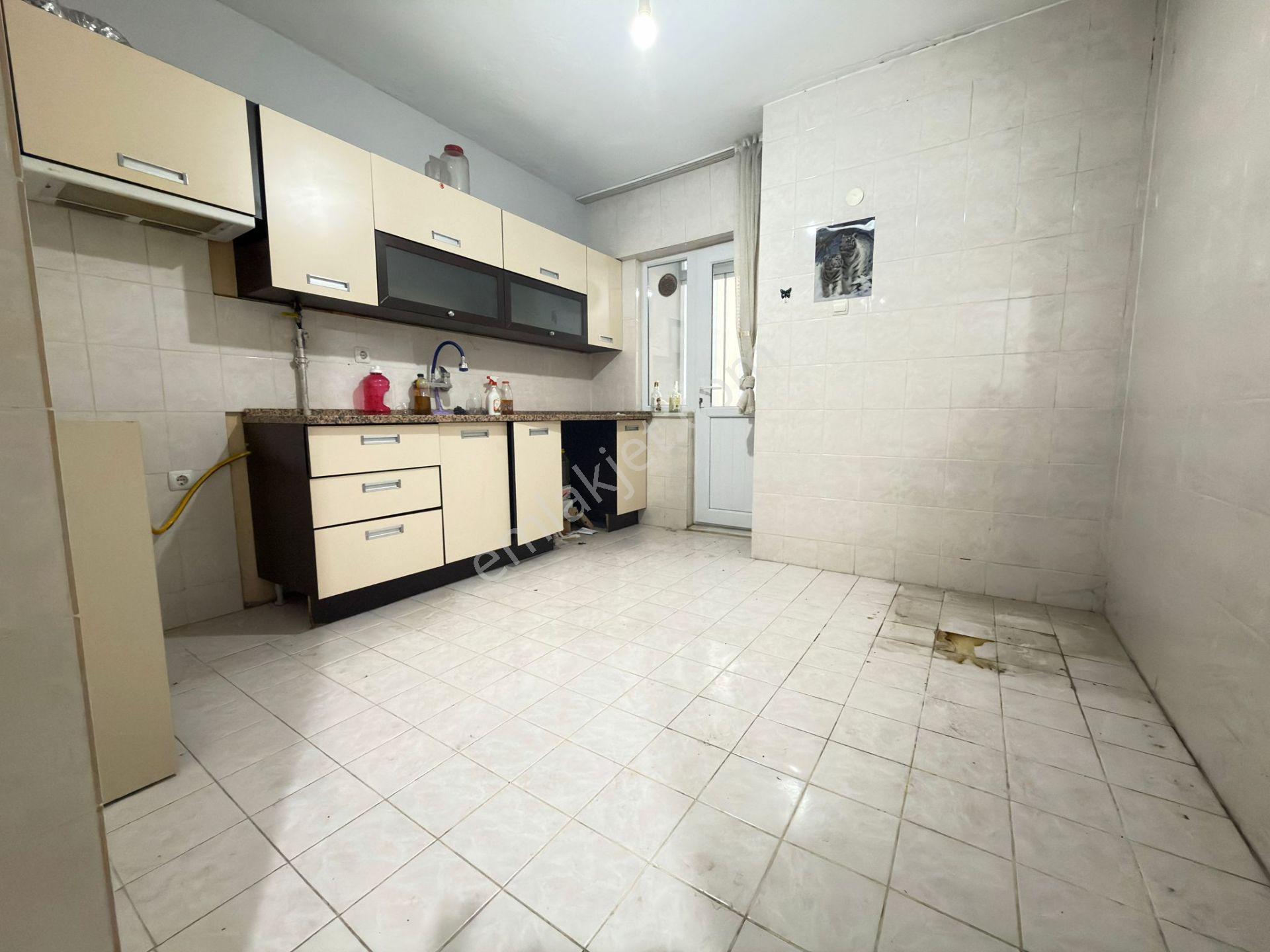 🏡 Göl-san Gayrimenkul’den 🏡 Zafer Mahallesinde Doğalgazlı Arakat 3+1 Satılık !!! - Görsel 3
