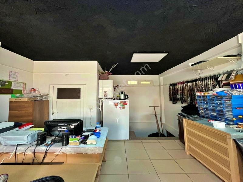 Avcılar E-5 Yanyolda 3 Bölümlü Depolu 205m² Satılık Dükkan - Görsel 2