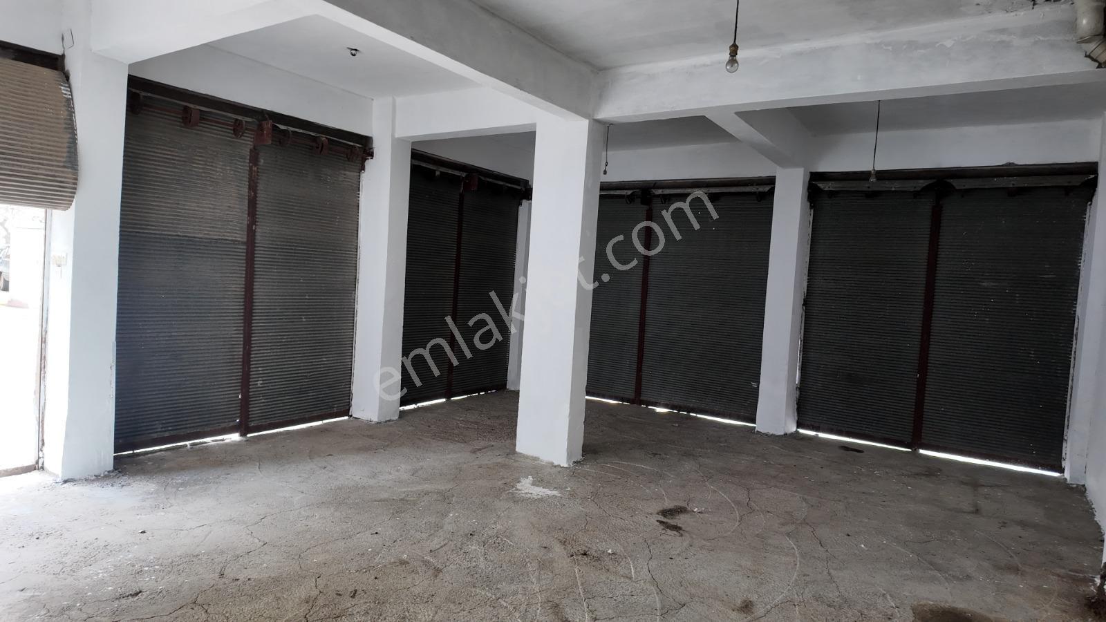 Karşıyakada 70 M² Çift Cepheli Kepenkli Dükkan Depoya Uygun - Görsel 7