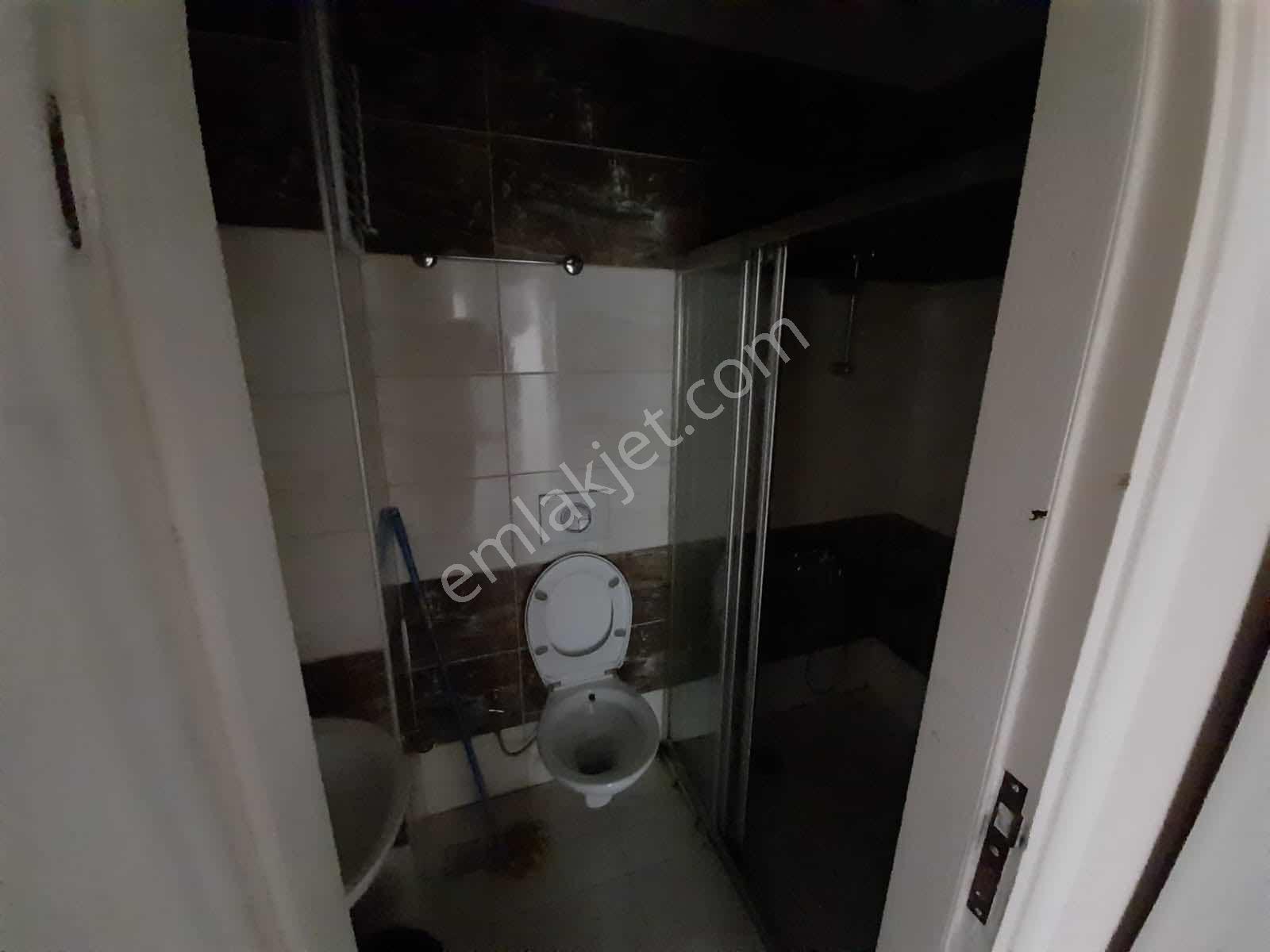 Körfez Mahallesi'nde Tramvaya 20 Metre Eşyalı Kiralık 1+1 - Görsel 9