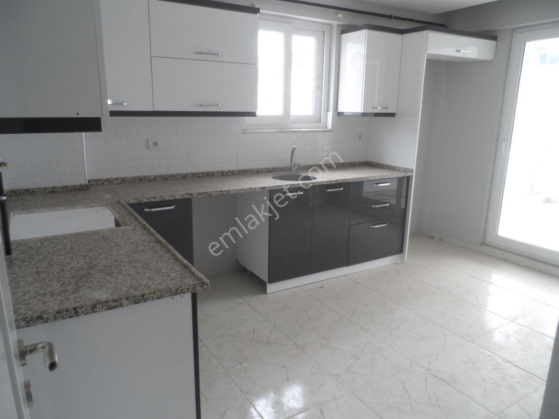 Nazilli Ege Emlak Ofisinden Yeşil Mah. Site İçerisinde Doğalgaz Kombili Kiralık Daire