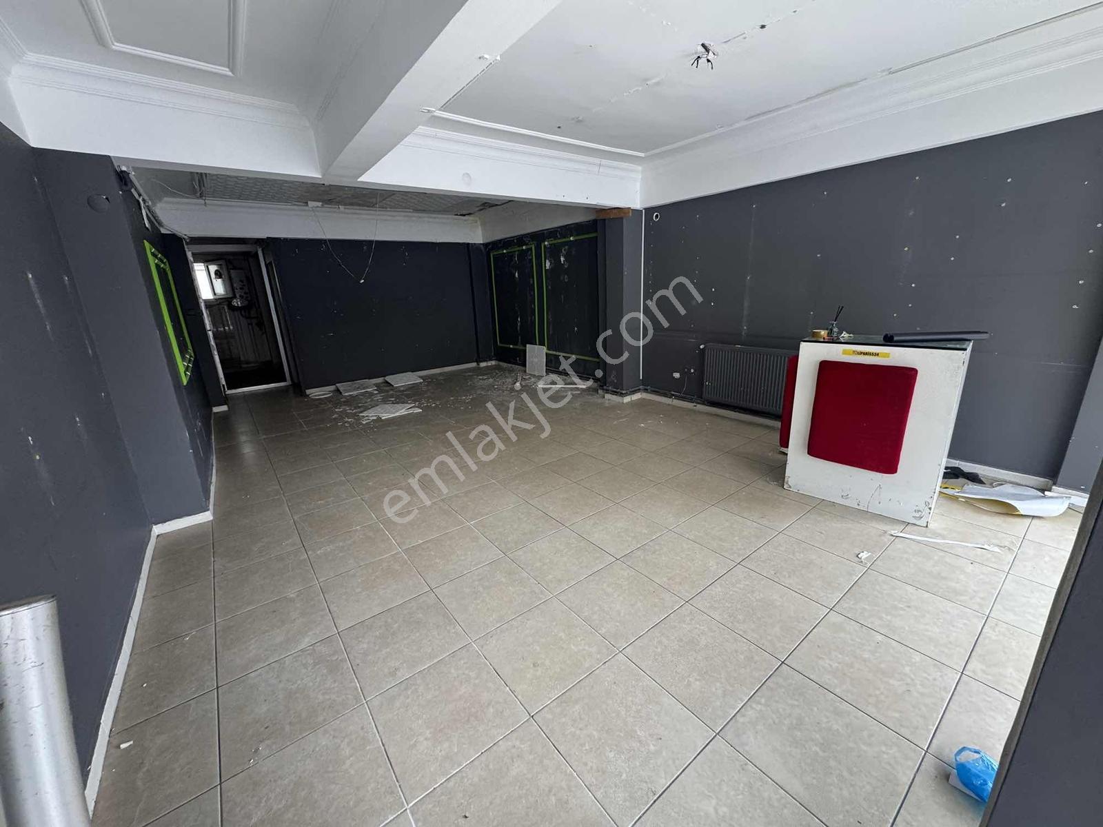 Çekmeköy Şahinbey Caddesinde 90 M2 Prestijli Kiralık Dükkan - Görsel 20