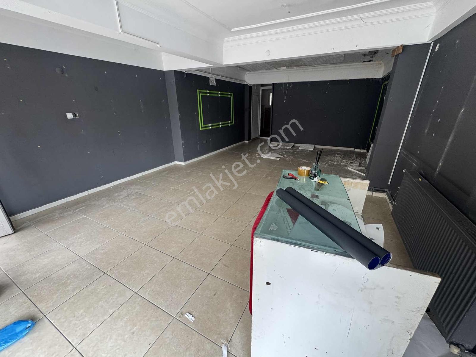 Çekmeköy Şahinbey Caddesinde 90 M2 Prestijli Kiralık Dükkan - Görsel 4