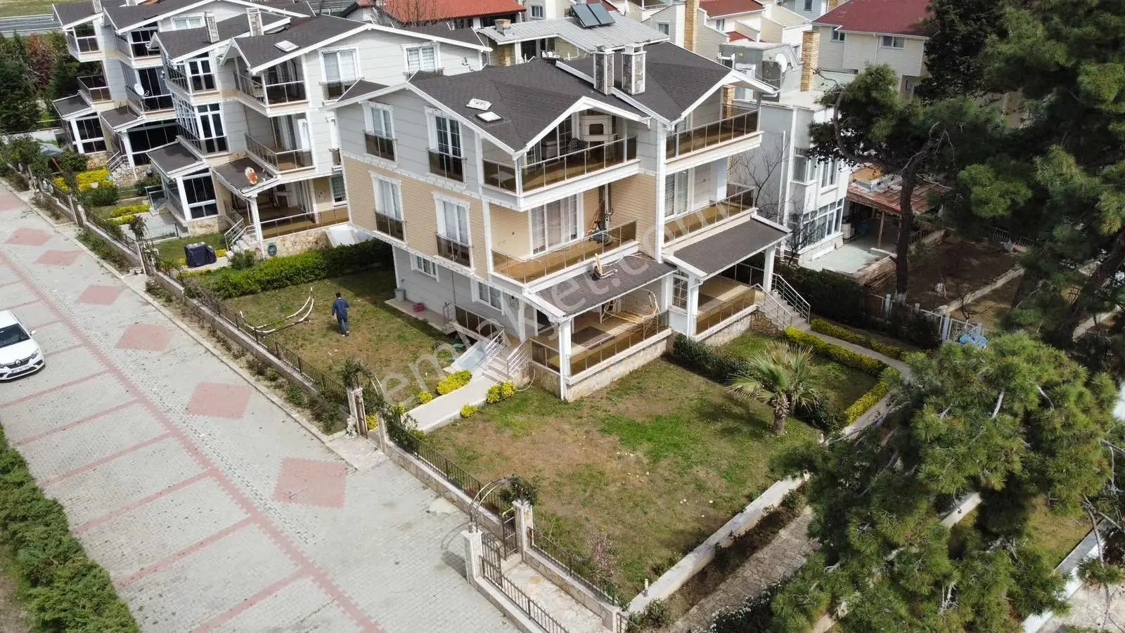 Leb-i Derya Denize Sıfır Site İçinde Geniş Bahçeli Lüx Villa - Görsel 26