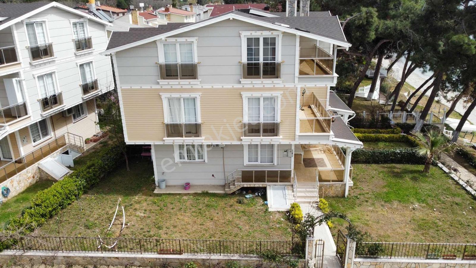 Leb-i Derya Denize Sıfır Site İçinde Geniş Bahçeli Lüx Villa - Görsel 6