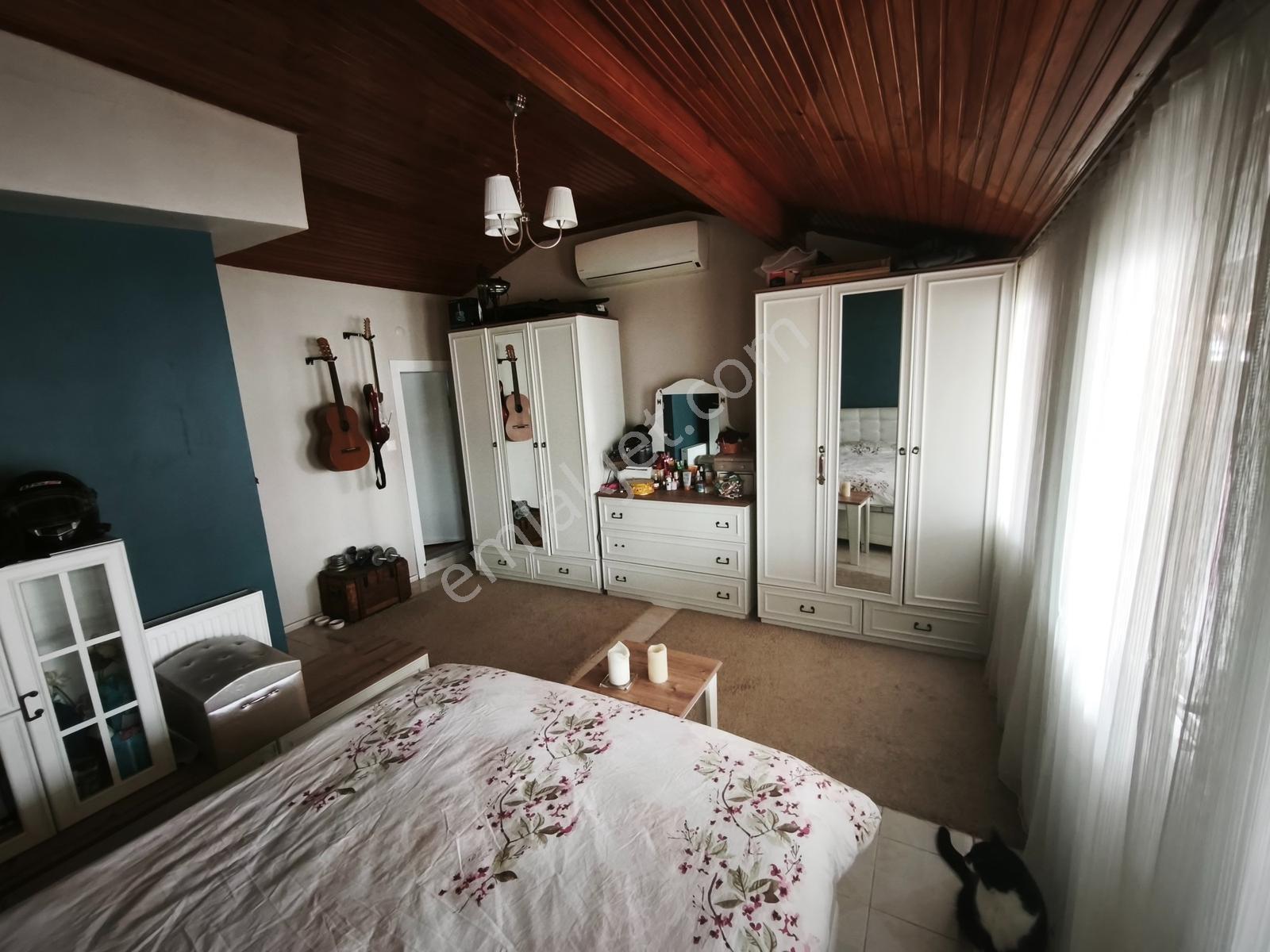 Erdek Sahil Mahalesin De Site İçin De Satılık Eşyalı Villa - Görsel 10