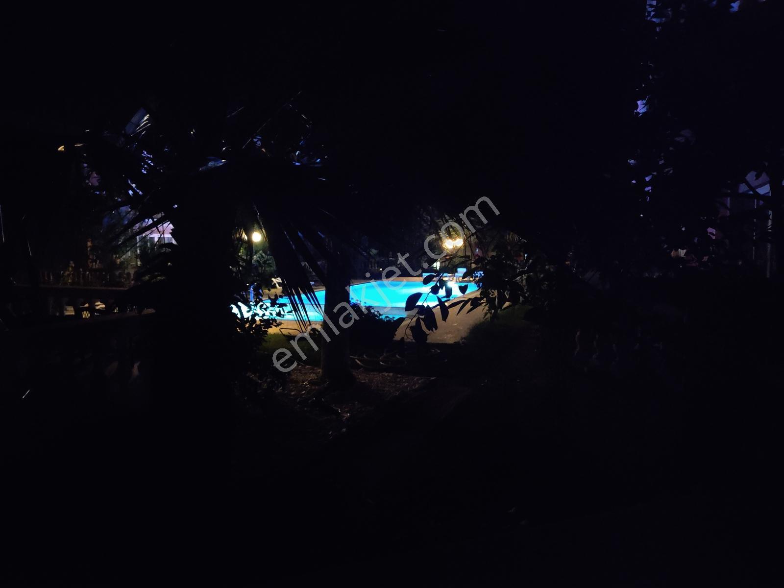 Erdek Sahil Mahalesin De Site İçin De Satılık Eşyalı Villa - Görsel 8