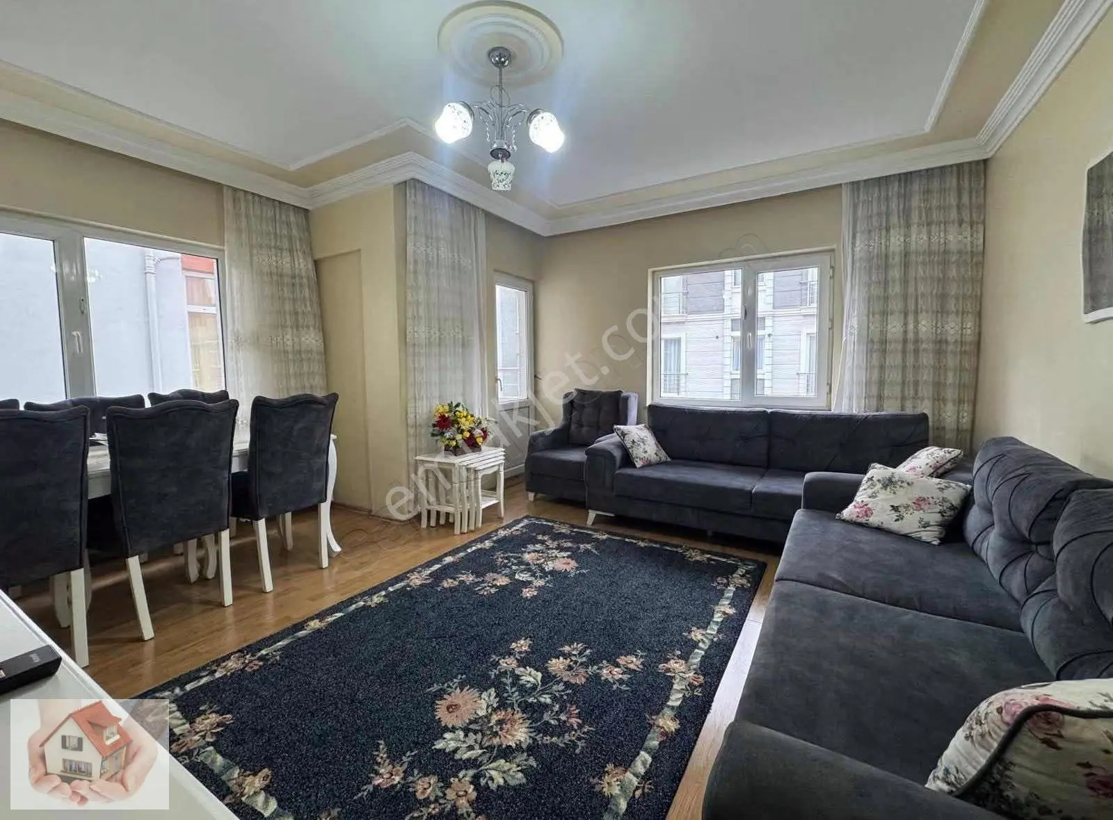 Doğuştan İstiklal Mahallesinde Satılık Daire 85 M & 2+1
