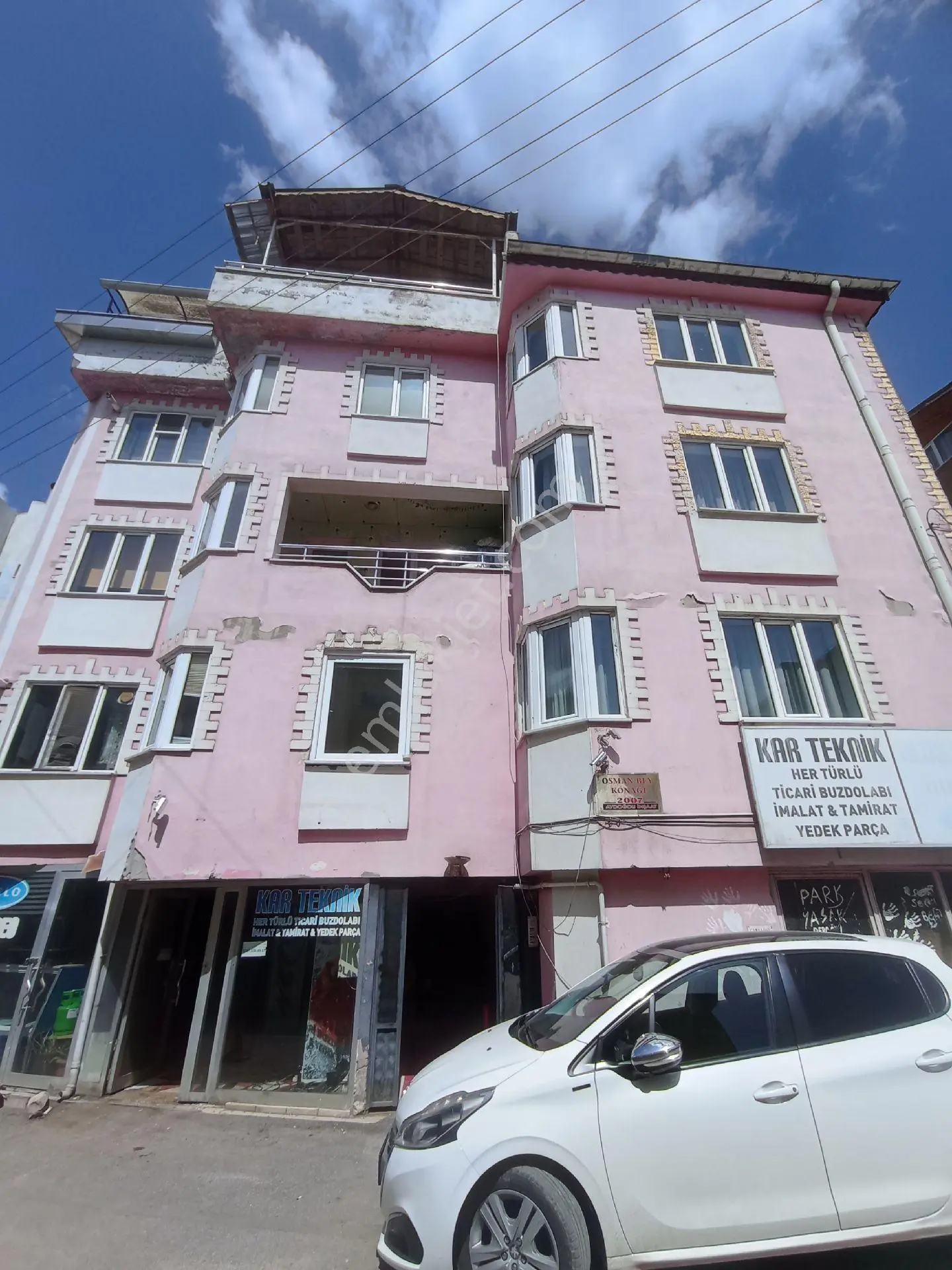 Yıldız Gayrımenkul'den Çarsıbaşı Mahallesi İçerisi Full Yapılı 3+1 Kiralık Daire
