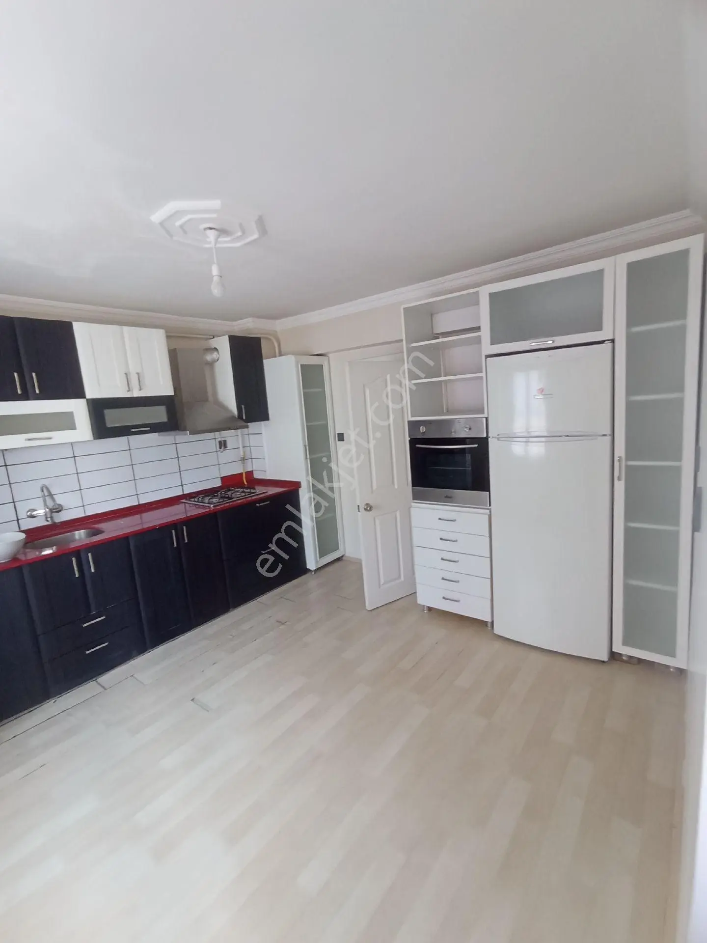 Yıldız Gayrımenkul'den Çarsıbaşı Mahallesi İçerisi Full Yapılı 3+1 Kiralık Daire - Görsel 4