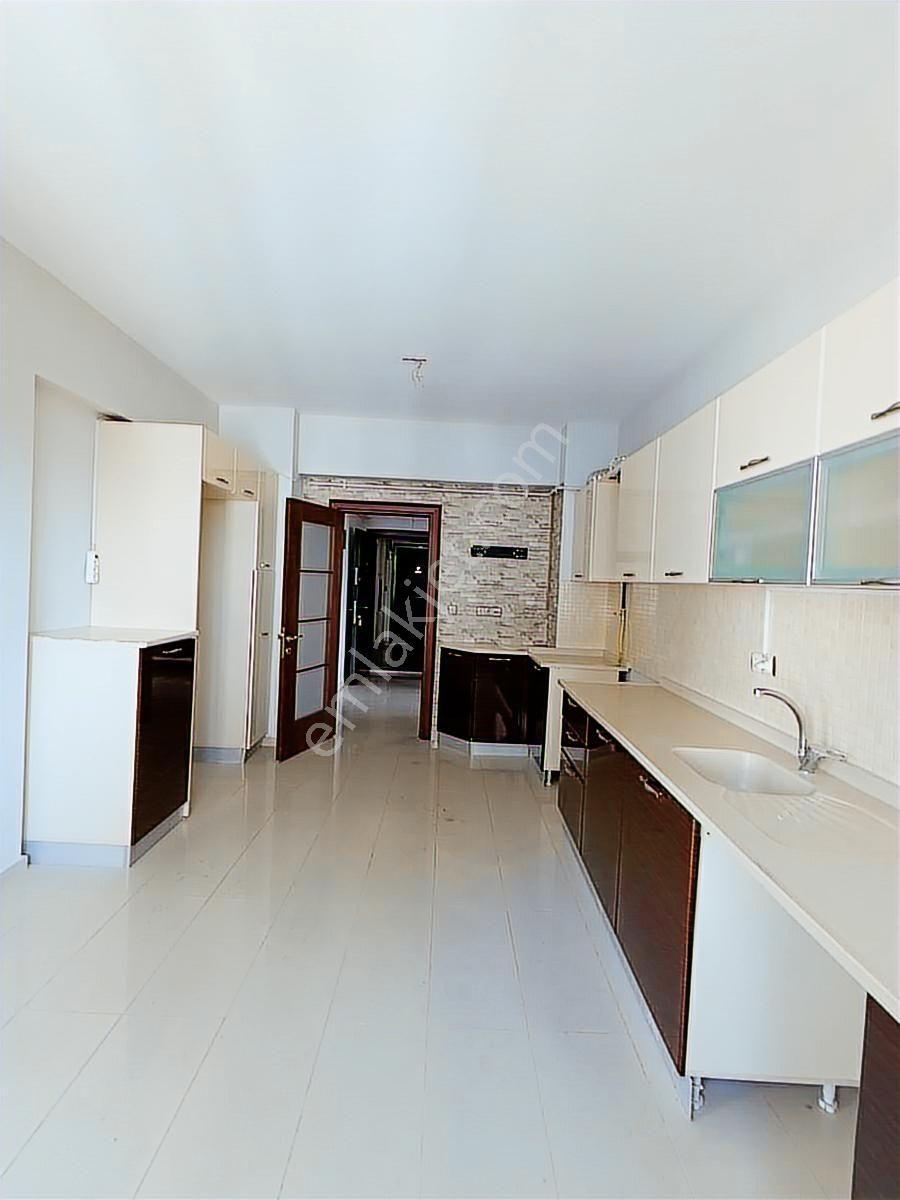 Hulisi Akar A Yakın 190 M2 Geniş 3+1 Kiralık Daire - Görsel 9