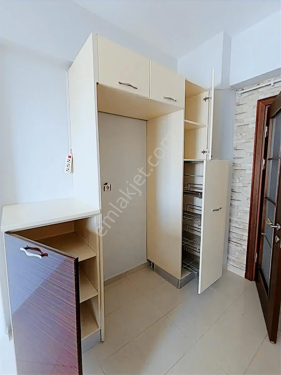 Hulisi Akar A Yakın 190 M2 Geniş 3+1 Kiralık Daire - Görsel 3