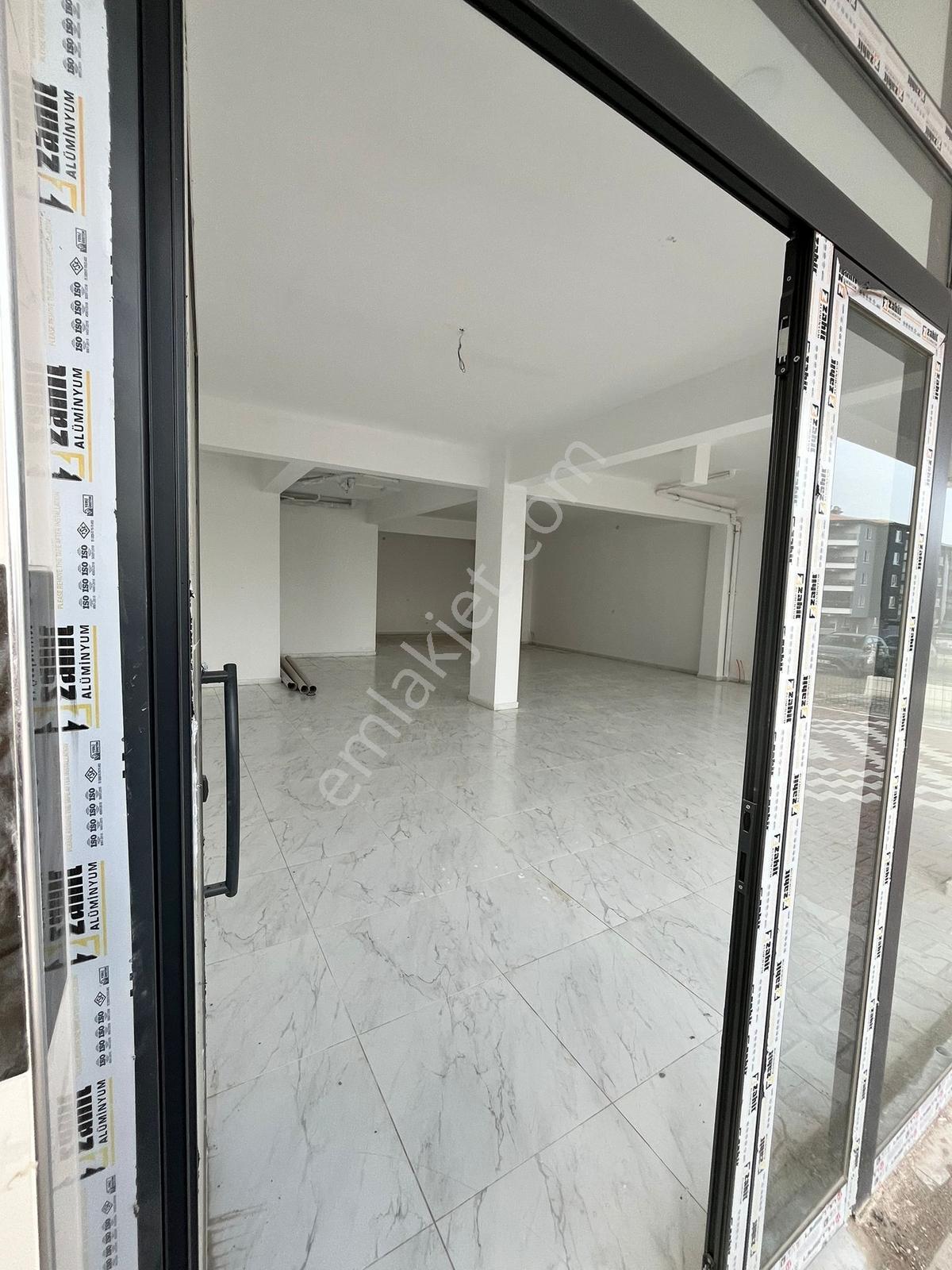 Ekşioğlu Gyd'den Geniş Ön Cephe Kullanımlı 200 M2 Kiralık Mağaza - Görsel 10