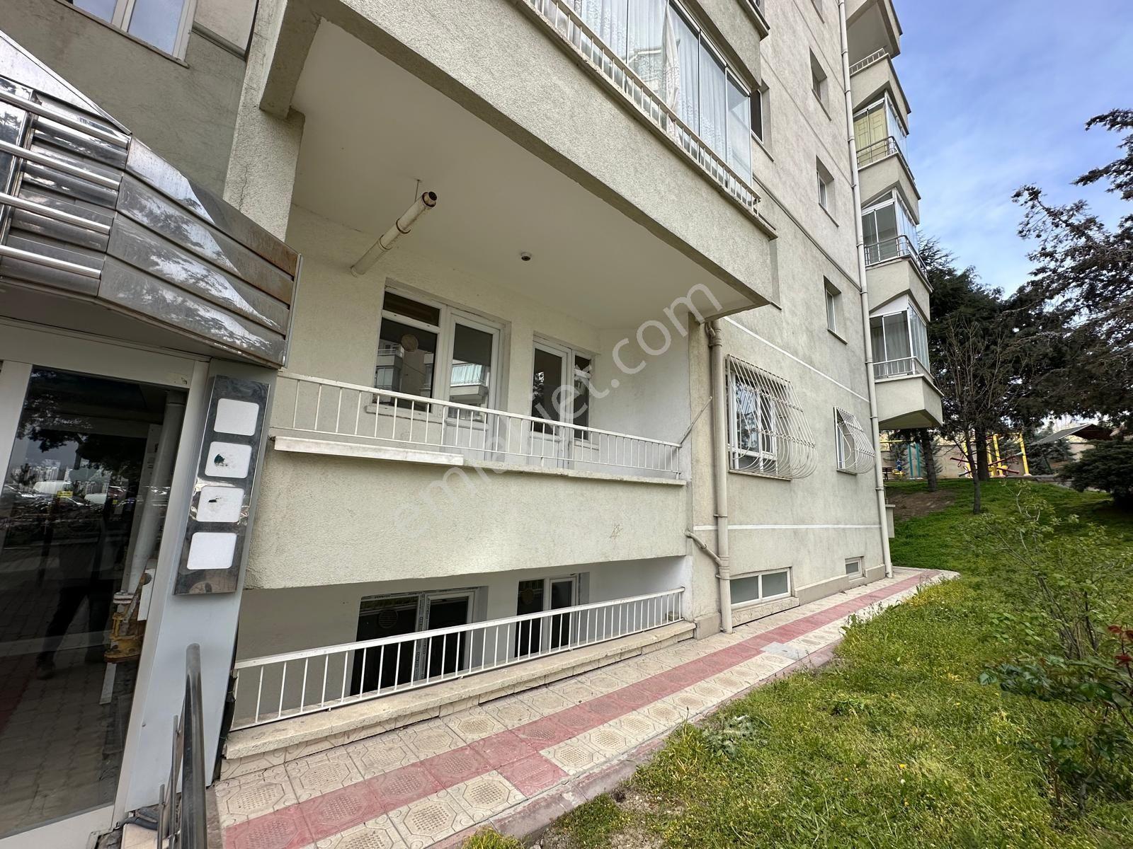 3+1 Ferah Ve Donanımlı Site İçerisinde Satılık Daire - Görsel 18