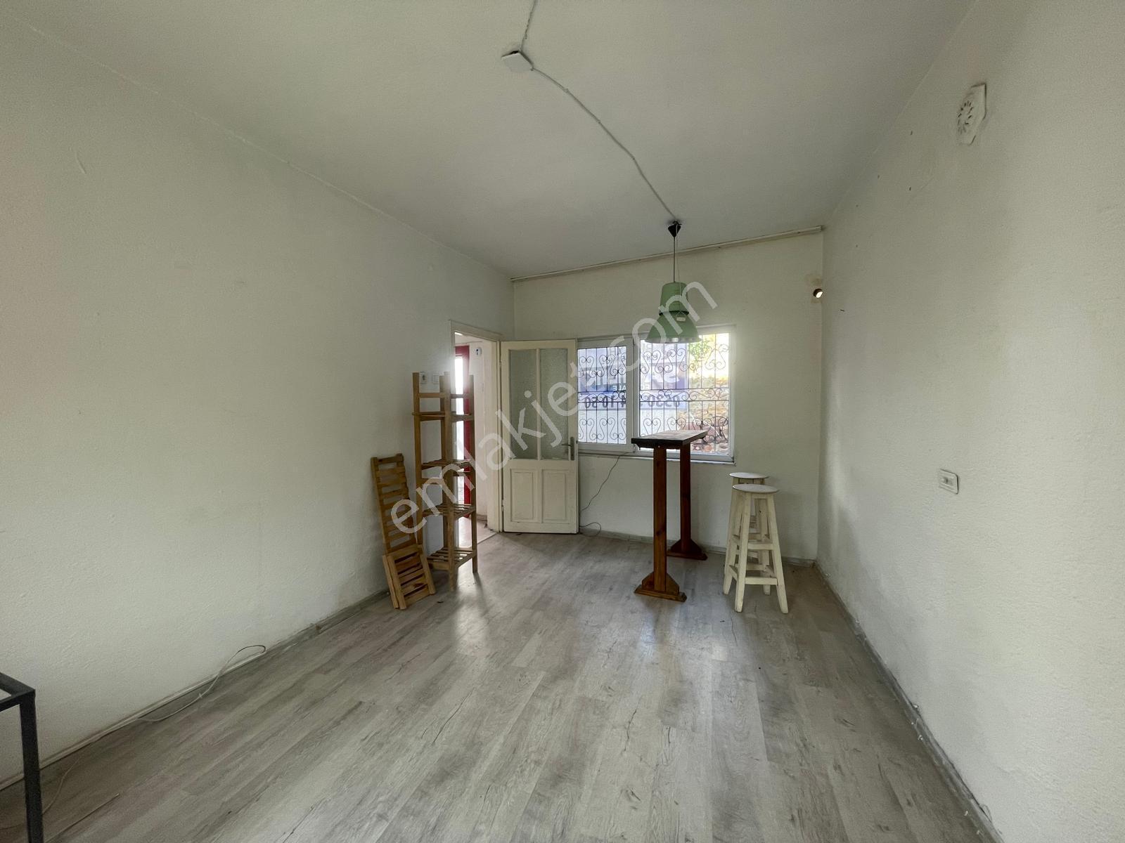 Ayvada'dan Ayvalık Merkez'de Avlulu Ve Teraslı 2 Katlı 4+1 Müstakil Evi - Görsel 9