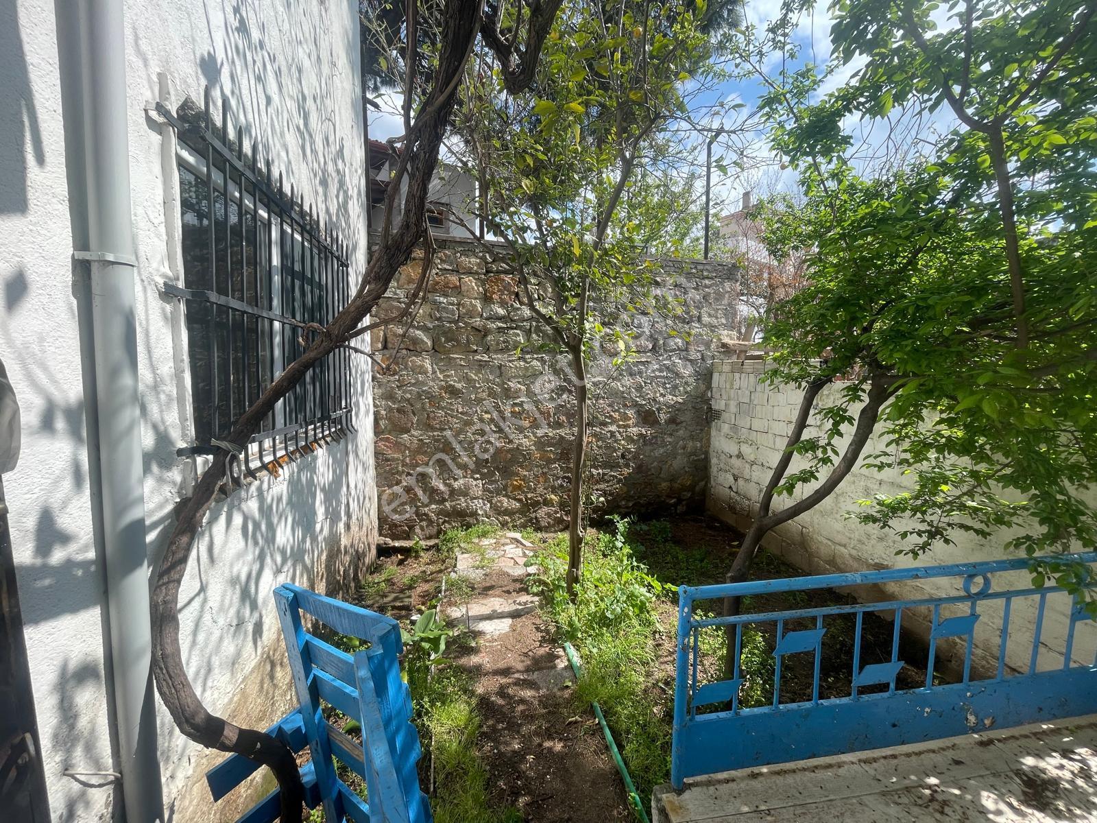 Ayvada'dan Ayvalık Merkez'de Avlulu Ve Teraslı 2 Katlı 4+1 Müstakil Evi - Görsel 20