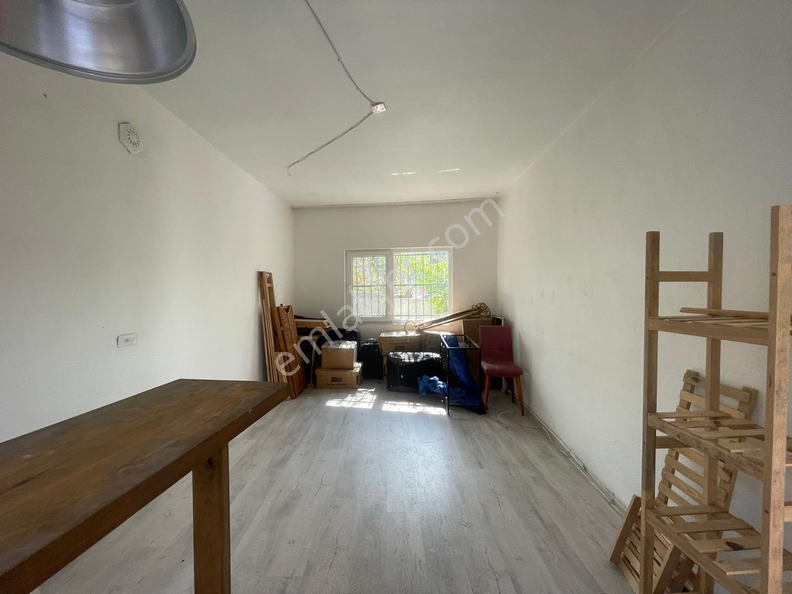 Ayvada'dan Ayvalık Merkez'de Avlulu Ve Teraslı 2 Katlı 4+1 Müstakil Evi - Görsel 10