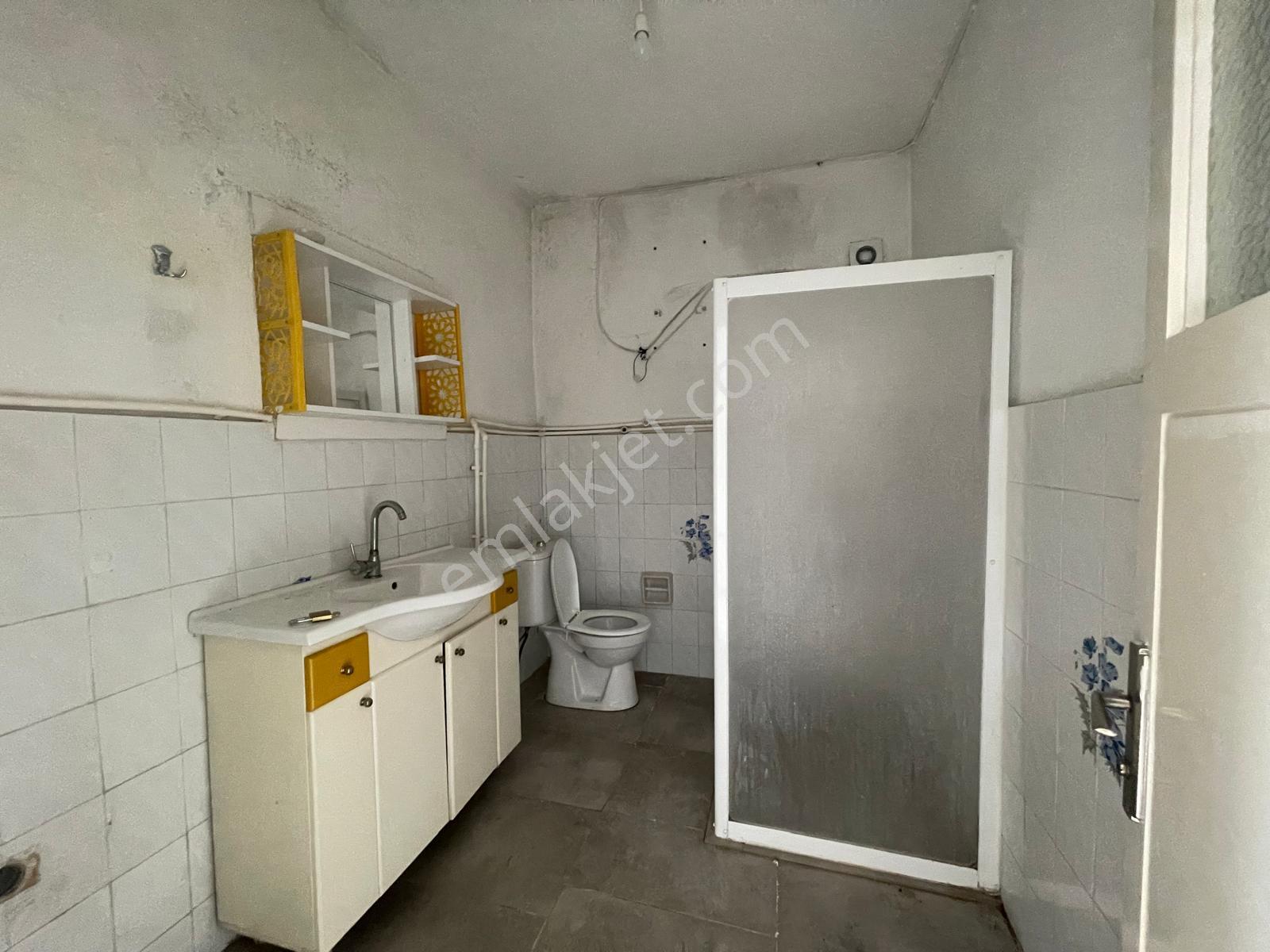 Ayvada'dan Ayvalık Merkez'de Avlulu Ve Teraslı 2 Katlı 4+1 Müstakil Evi - Görsel 16