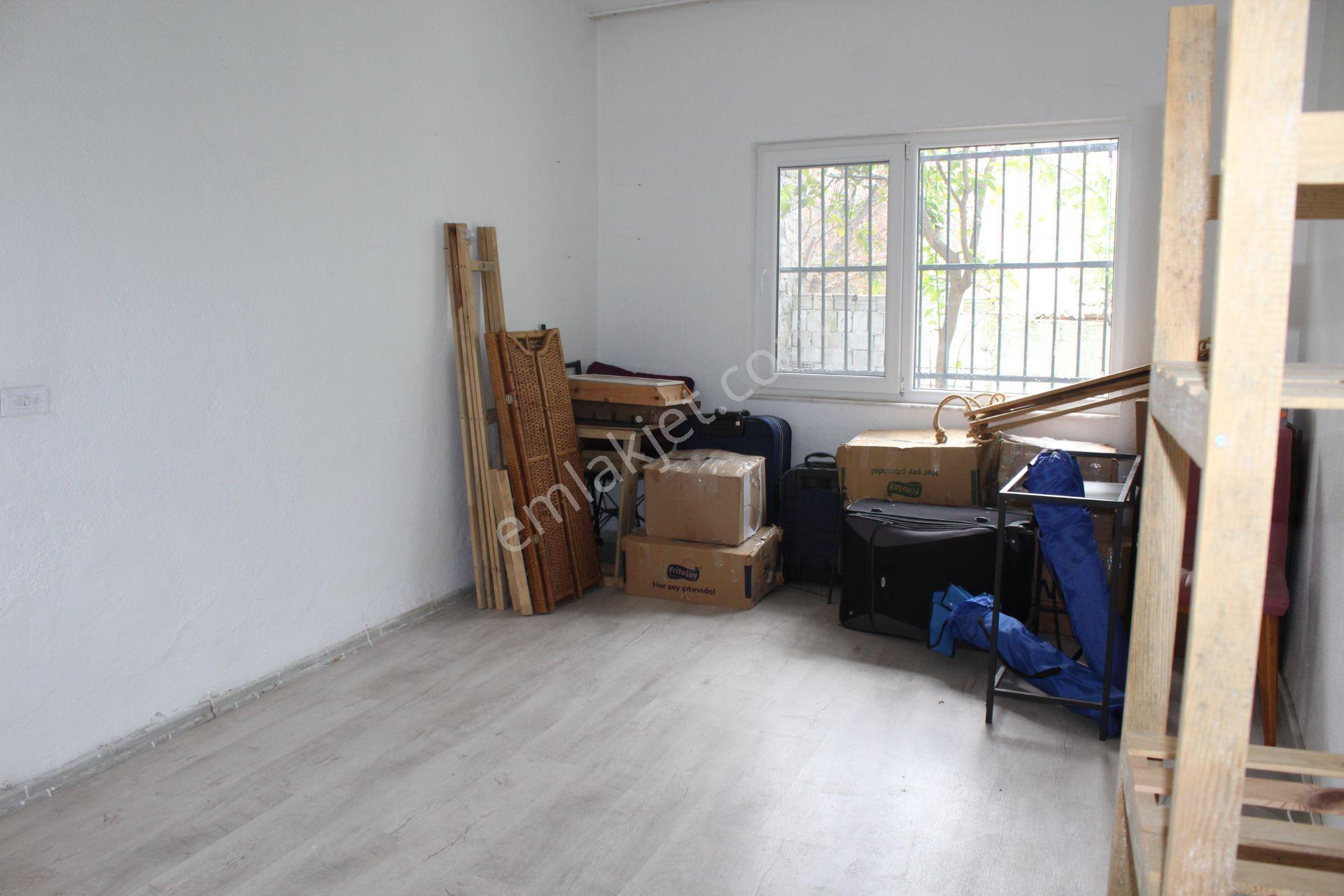 Ayvada'dan Ayvalık Merkez'de Avlulu Ve Teraslı 2 Katlı 4+1 Müstakil Evi - Görsel 8