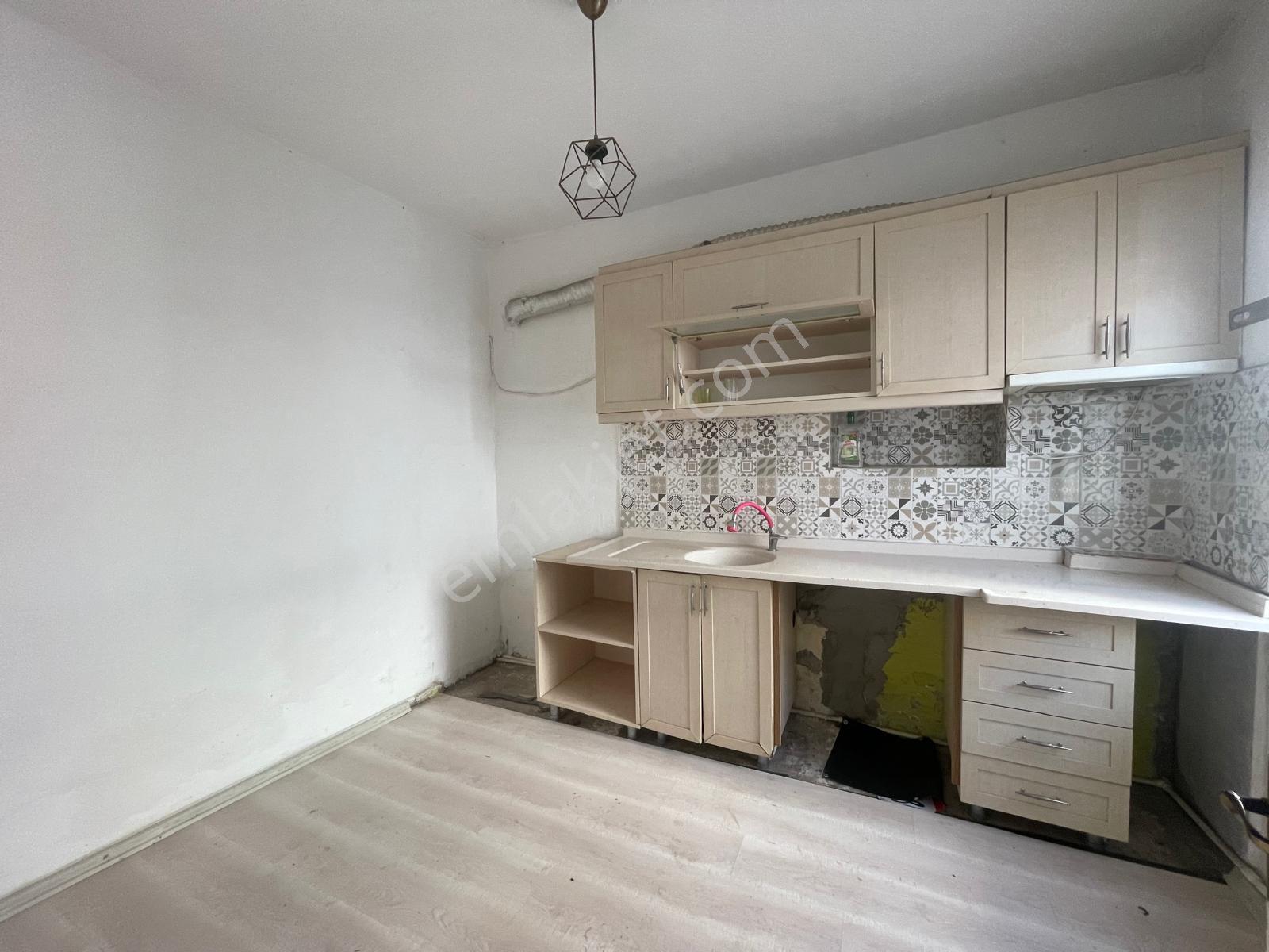 Ayvada'dan Ayvalık Merkez'de Avlulu Ve Teraslı 2 Katlı 4+1 Müstakil Evi - Görsel 12
