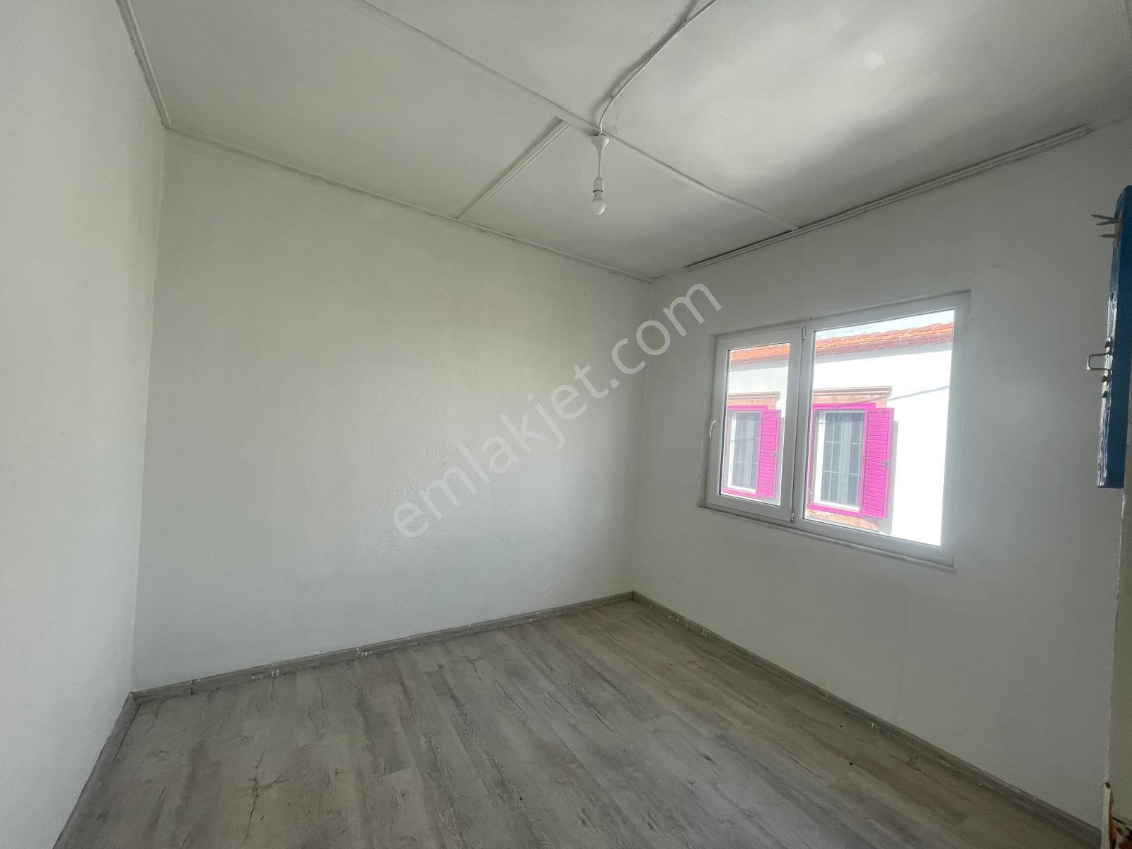 Ayvada'dan Ayvalık Merkez'de Avlulu Ve Teraslı 2 Katlı 4+1 Müstakil Evi - Görsel 29
