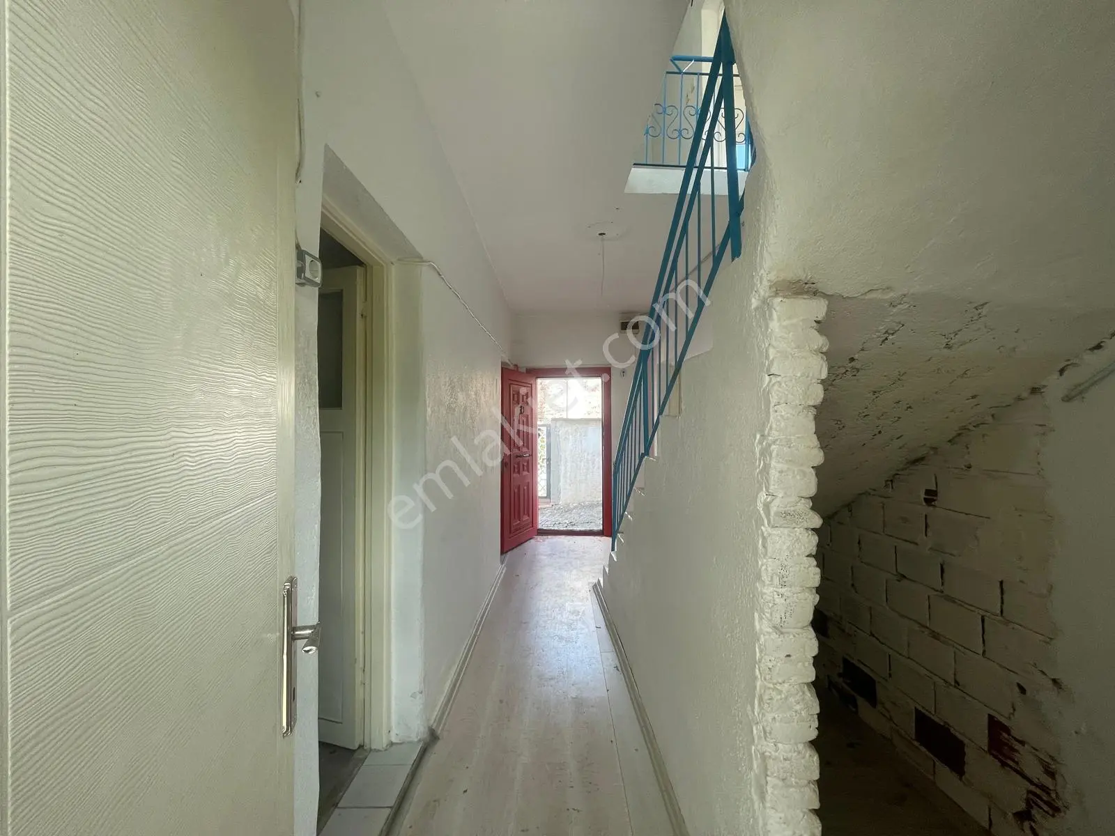 Ayvada'dan Ayvalık Merkez'de Avlulu Ve Teraslı 2 Katlı 4+1 Müstakil Evi - Görsel 5
