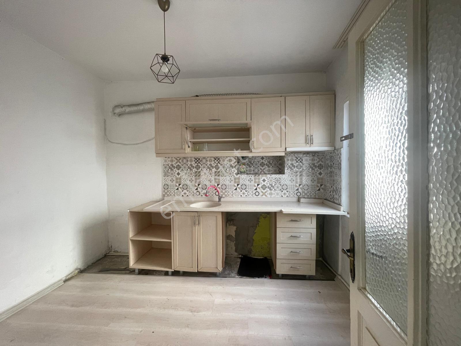 Ayvada'dan Ayvalık Merkez'de Avlulu Ve Teraslı 2 Katlı 4+1 Müstakil Evi - Görsel 11