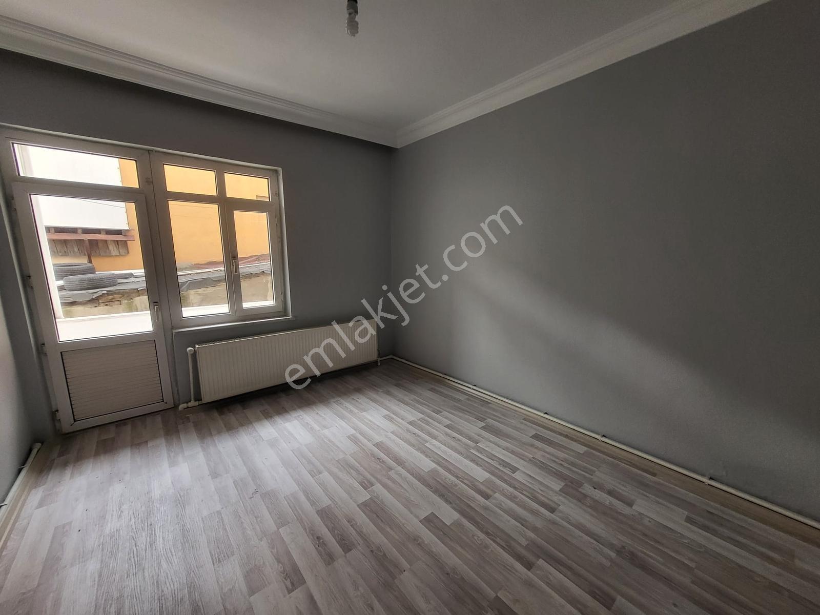 19 Kasım Caddesinde Merkezi Konumda Kiralık 3+1 - Görsel 8