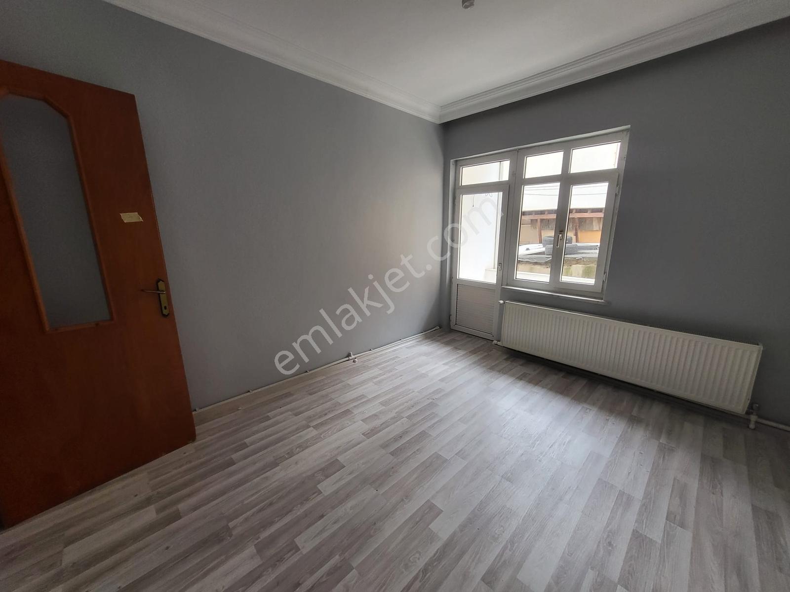 19 Kasım Caddesinde Merkezi Konumda Kiralık 3+1 - Görsel 14