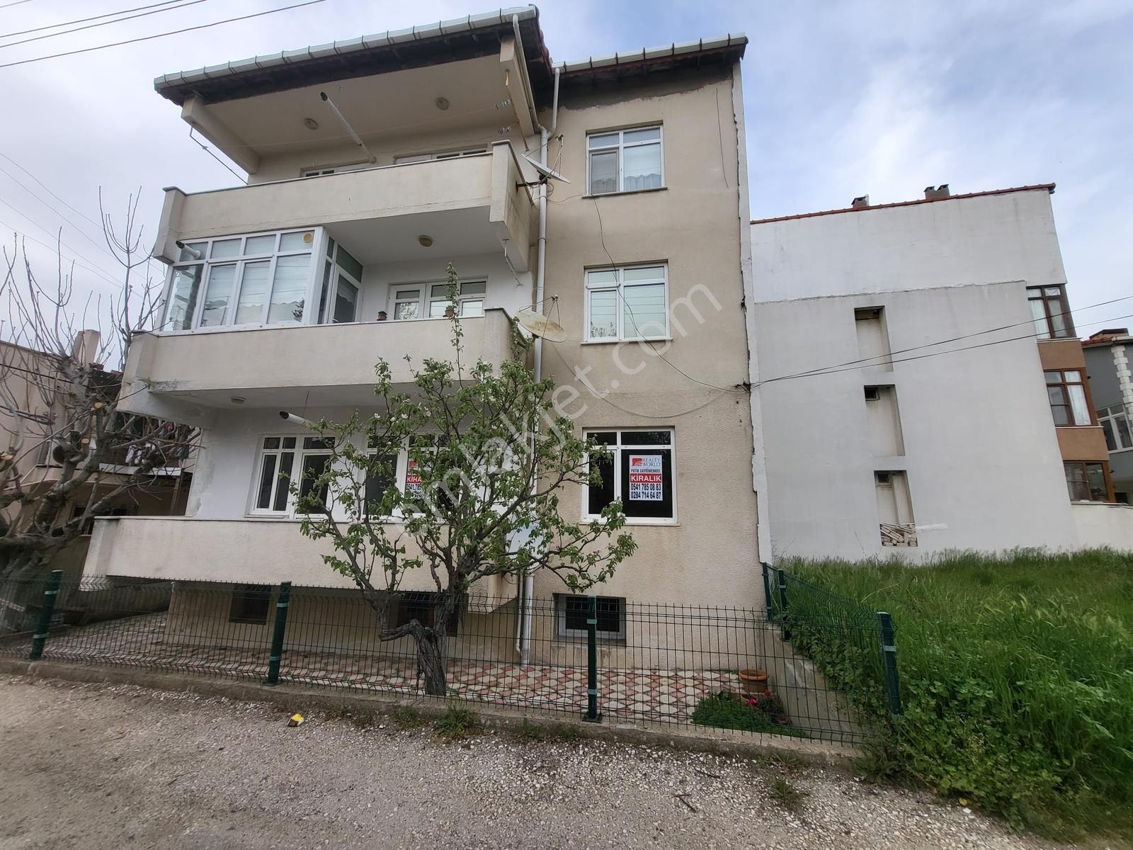 19 Kasım Caddesinde Merkezi Konumda Kiralık 3+1