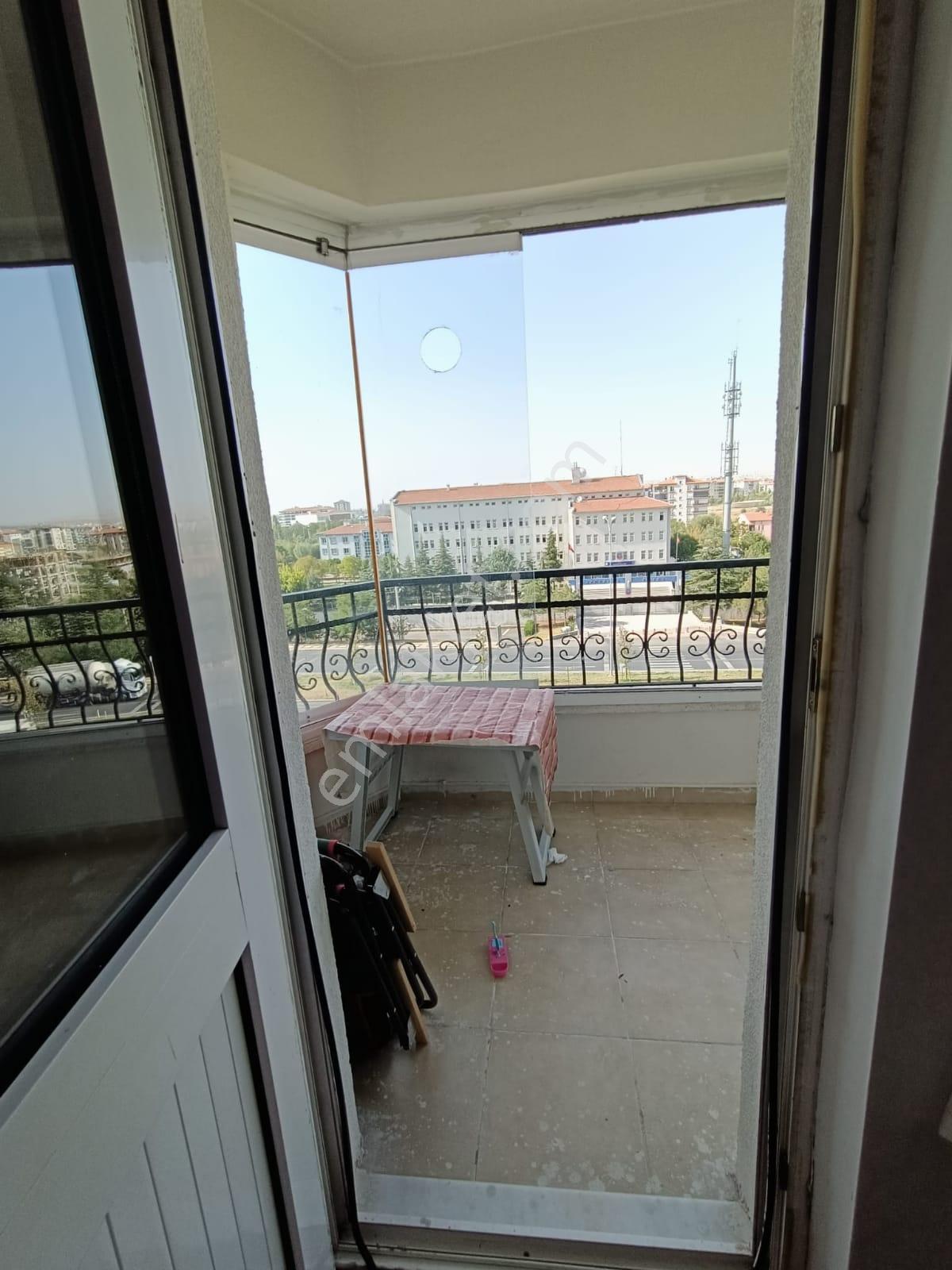 ​ Aksaray Hacılar Harmanında Anayol Üzerinde Asansörlü 3+1 Kiralık Daire​​ - Görsel 13