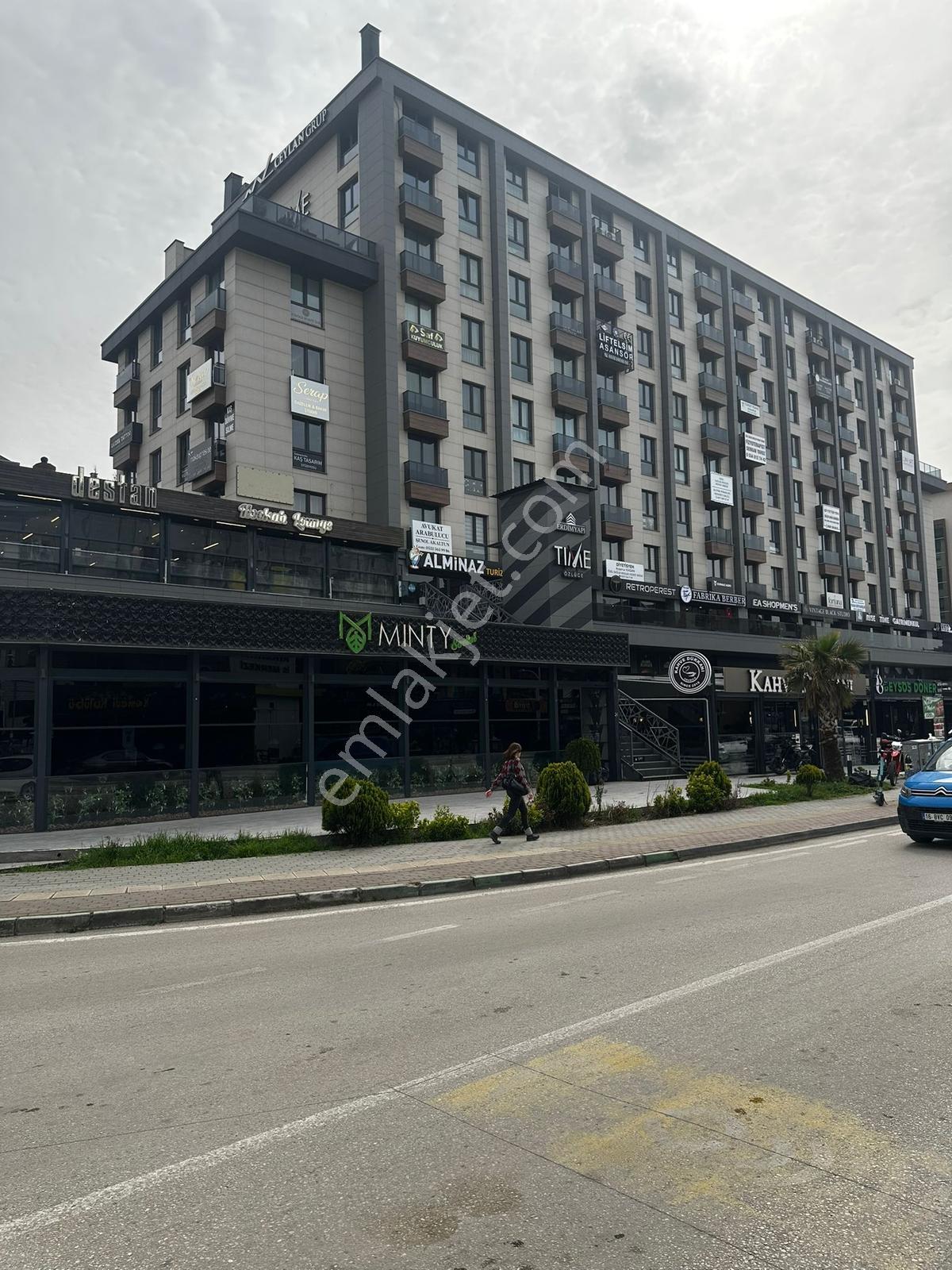 Remax Advantage'dan Özlüce Bulvarında 1+1 Ofis/daire