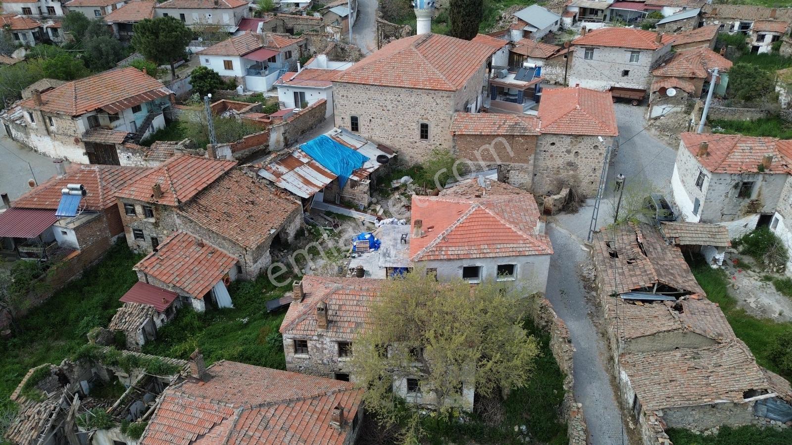 Bergama Ferizler Mahallesin'de Satılık Arsa 335m2 Konut İmarlı - Görsel 3