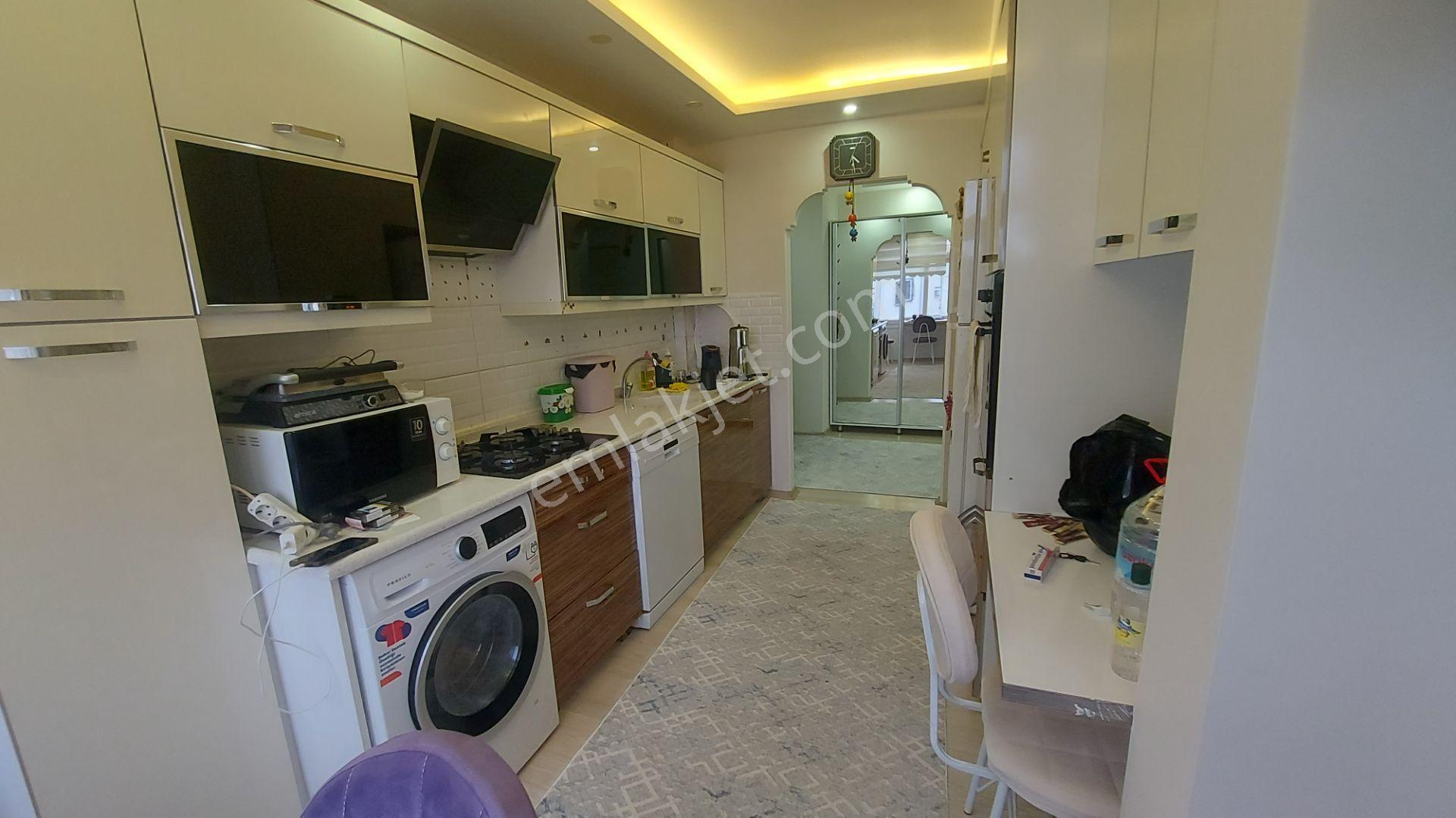 Karşıyaka Zübeyde Hanım'da Full Tadilatlı Güney-doğu Cephe, Ara Kat, Masrafsız 2+1 Daire - Görsel 14