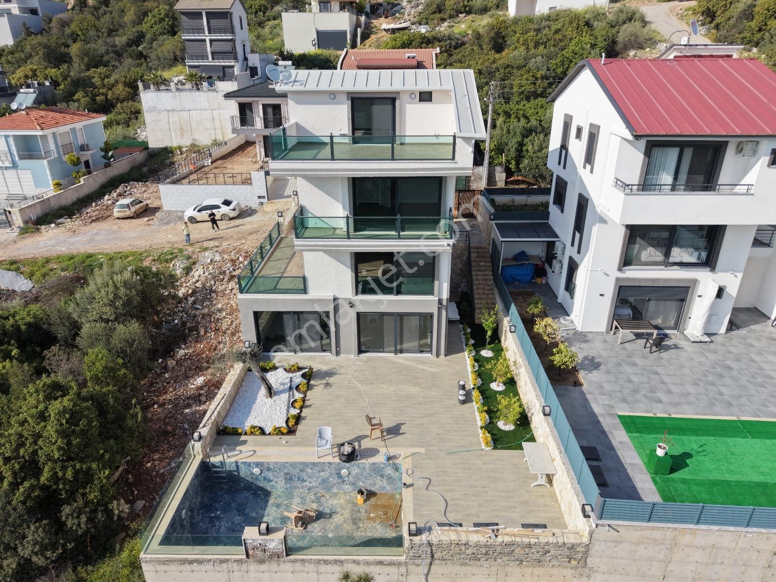 Didim Akbükte Panoramik Deniz Manzaralı Satılık Villa - Görsel 35