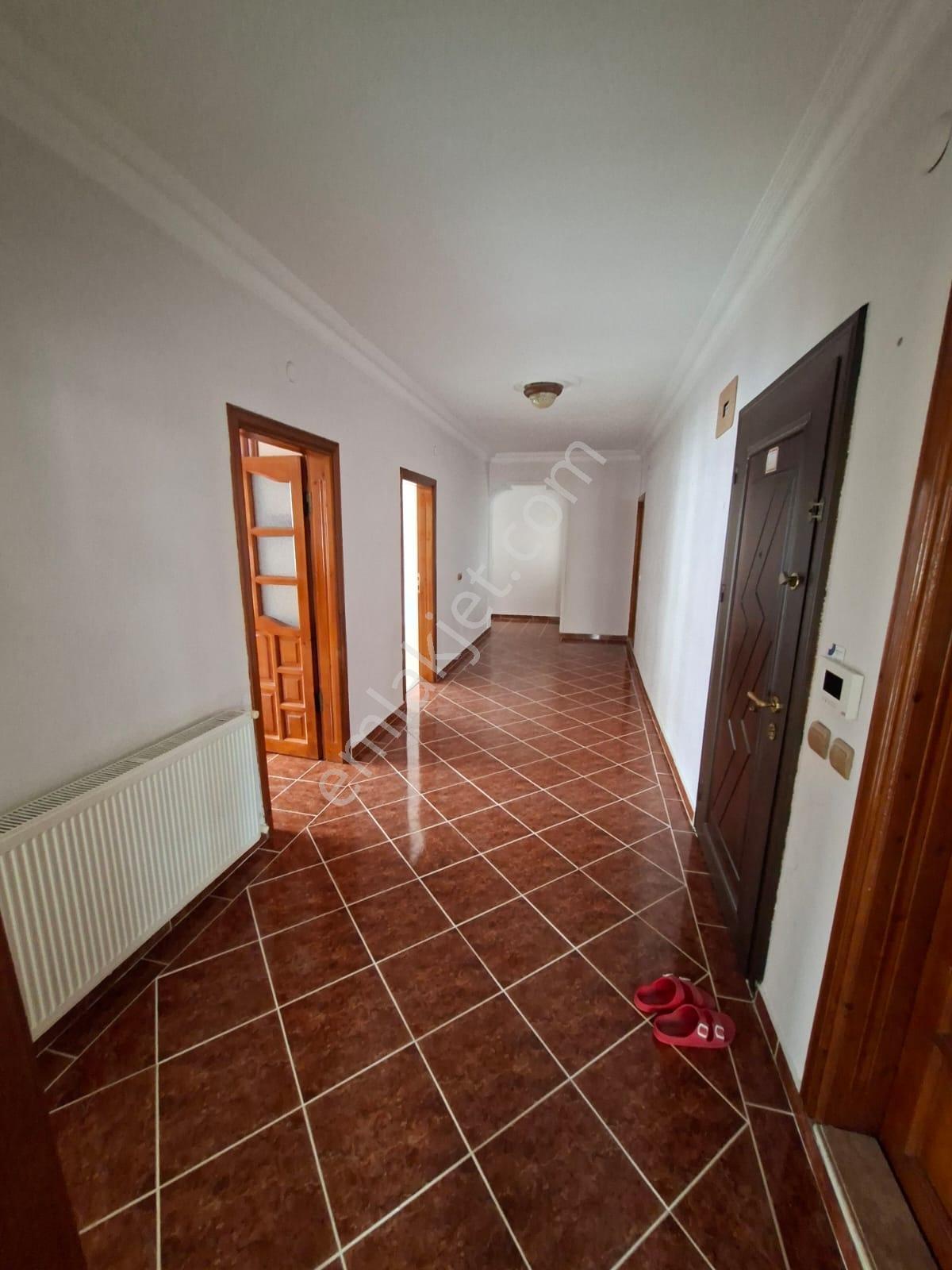 Emek Emlak'tan Hacı Osmanda Kiralık 4+1 , 250 M2 Arakat Daire - Görsel 15