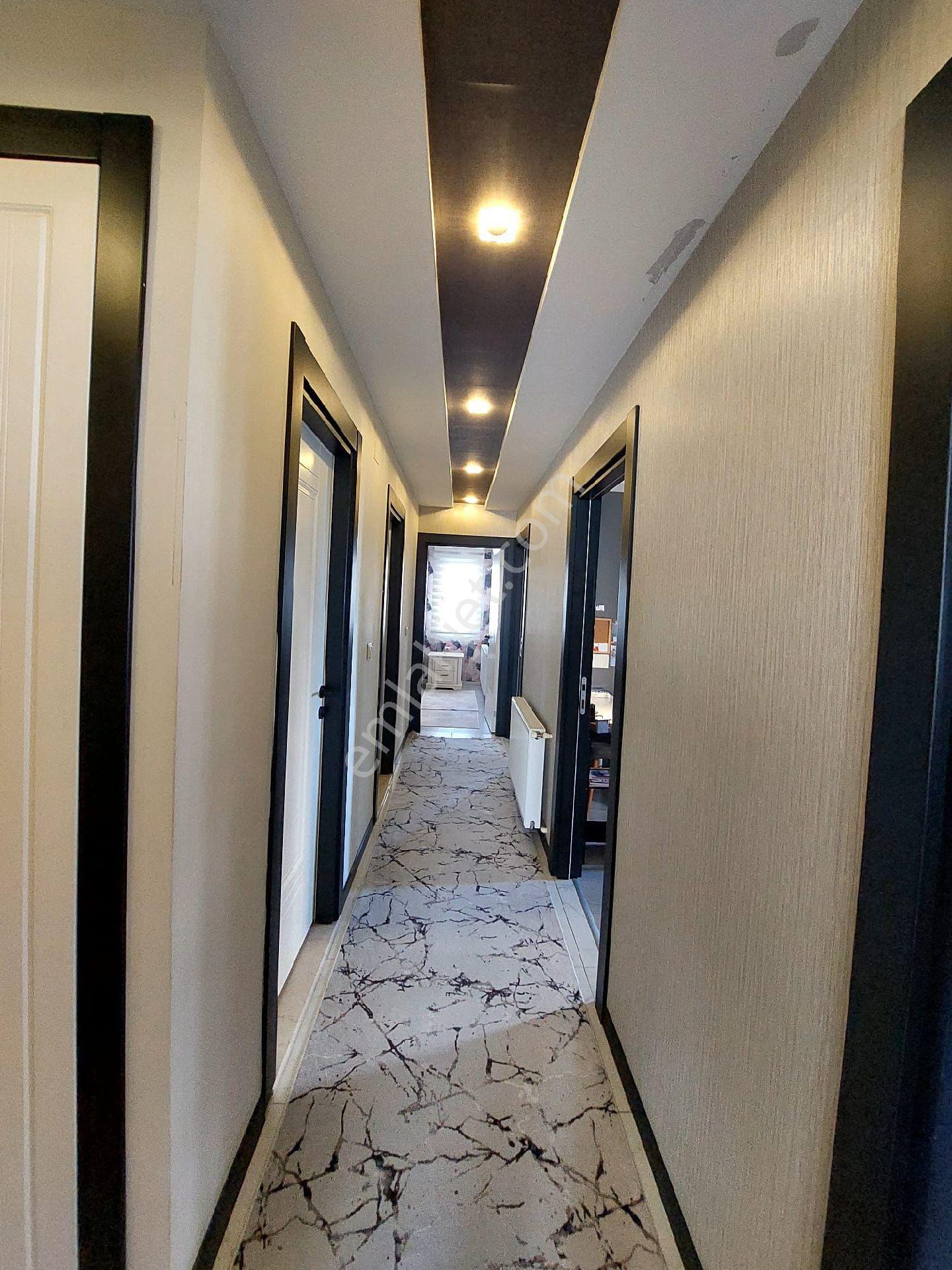 Cadde Üzeri İskanlı 4+1 Teraslı Daire - Görsel 2