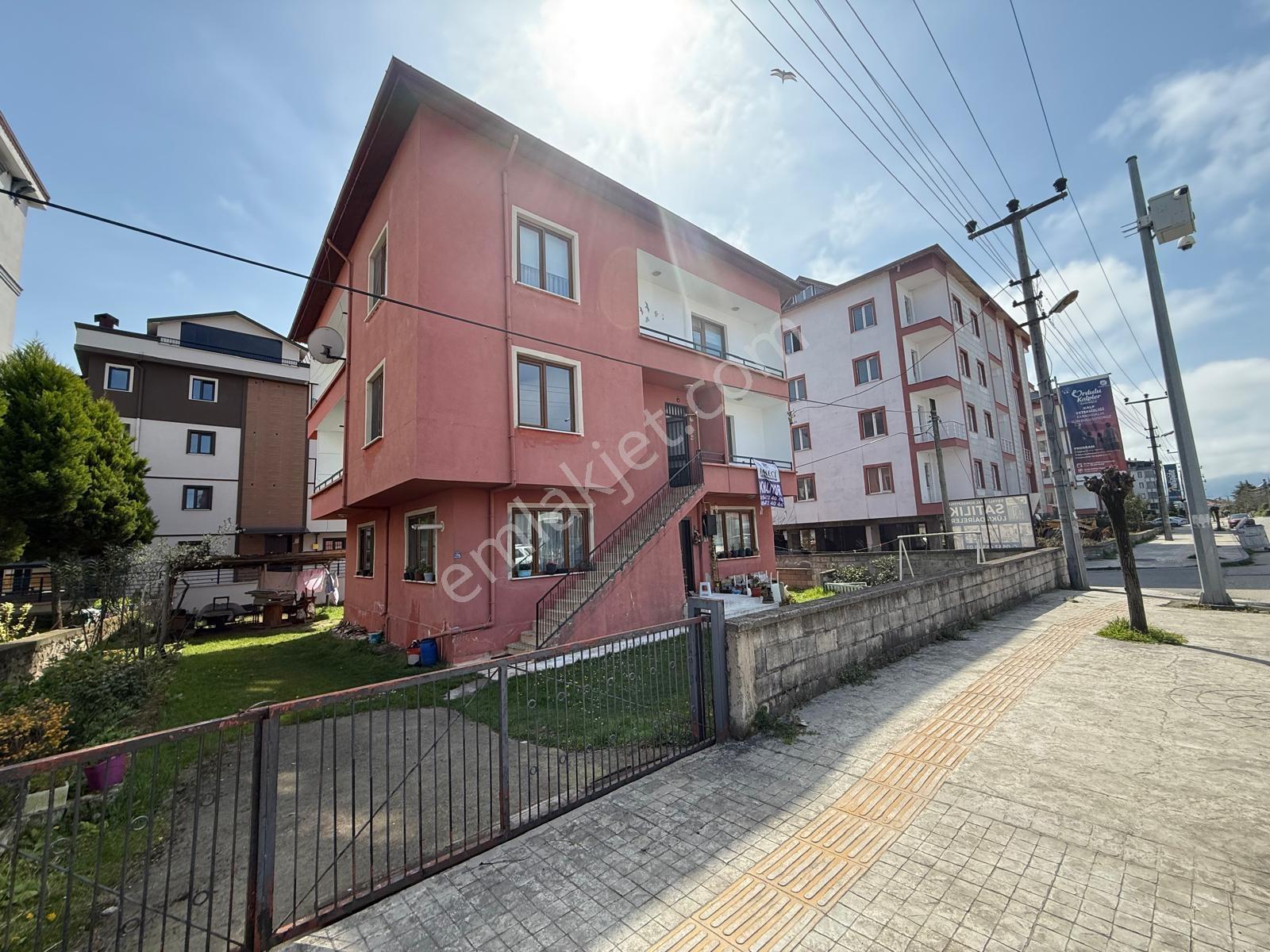 Cumhuriyet Mahallesi Mustakil Bahçeli Kiralık Daire - Görsel 33